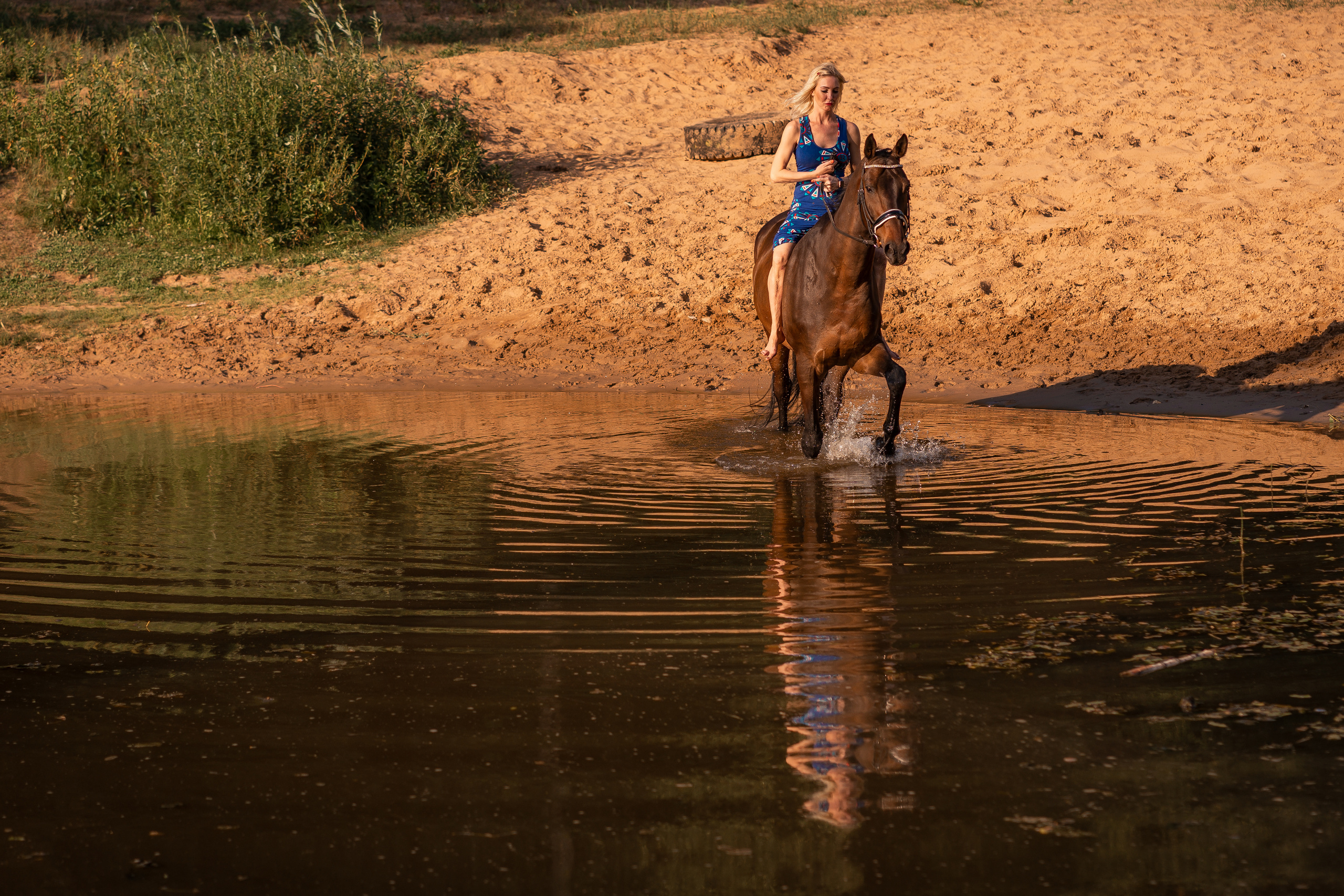 Творческая съёмка в стиле «КОННАЯ ПРОГУЛКА». Свадебный и семейный фотограф Ольга Батова в Ярославле