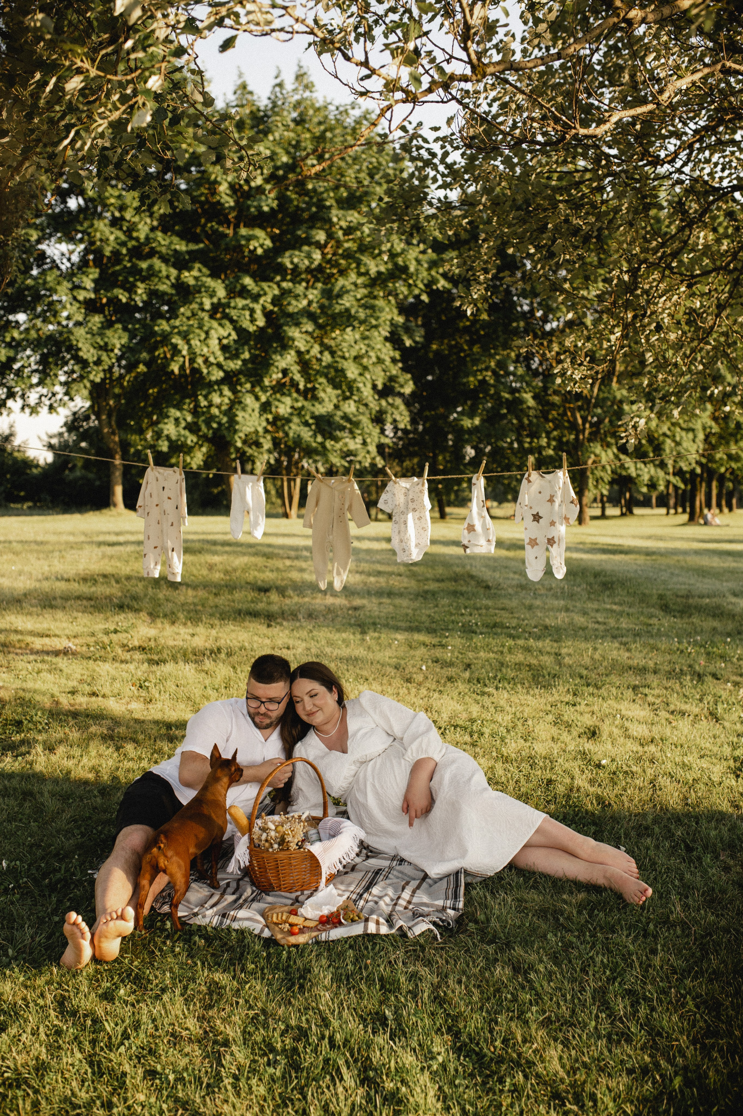 Фотосессия беременности на природе в парке Москвы. Семейная фотосессия Бутово Москва фотограф Алина Морщагина