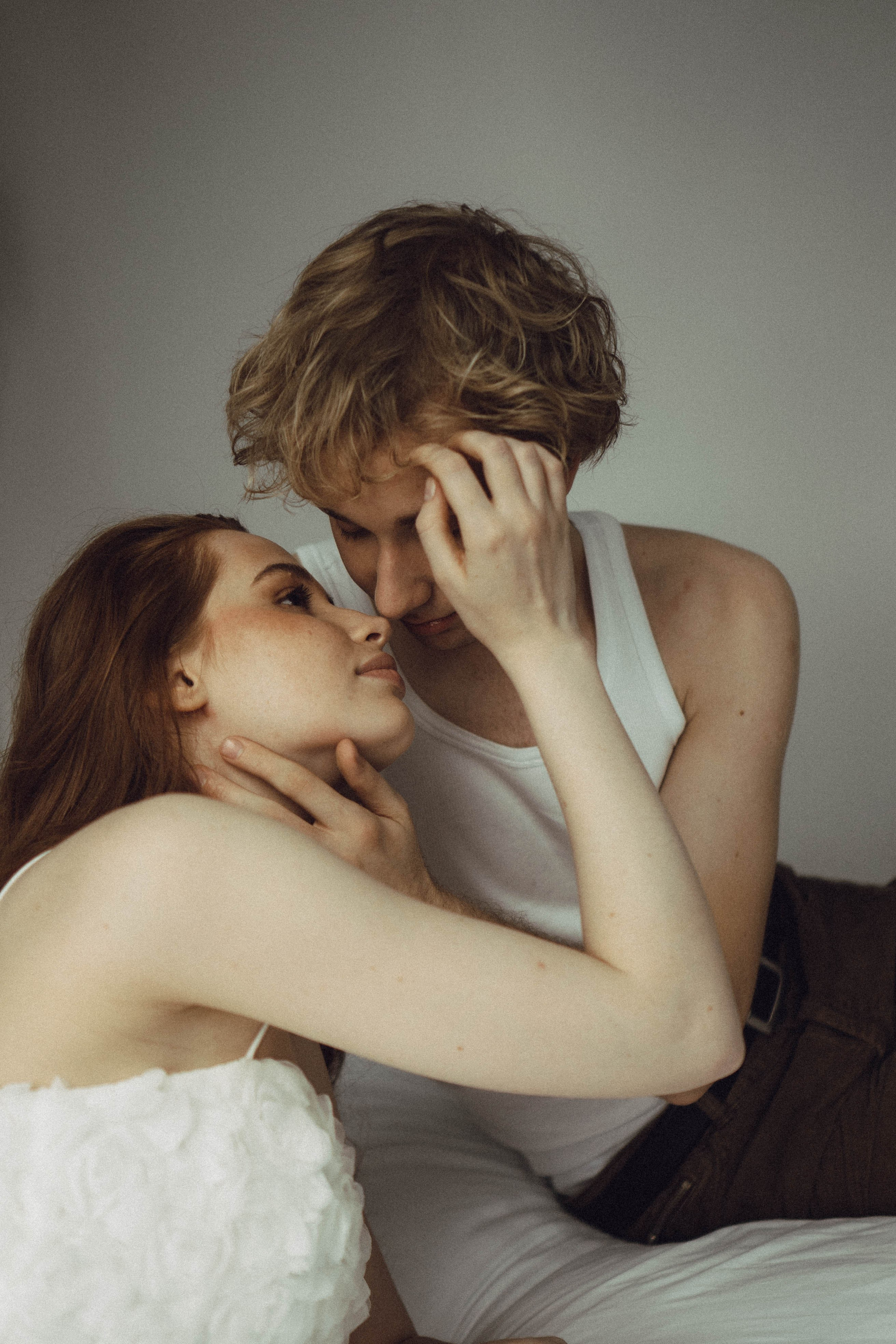 СВАДЕБНАЯ СЬЕМКА В ОТЕЛЕ. СБОРЫ ЖЕНИХА И НЕВЕСТЫ И ТАКЖЕ ТОР И ПОДГОТОВКА К ПРОГУЛКЕ. Профессиональный фотограф, Санкт-Петербург — Виктория Богомолова