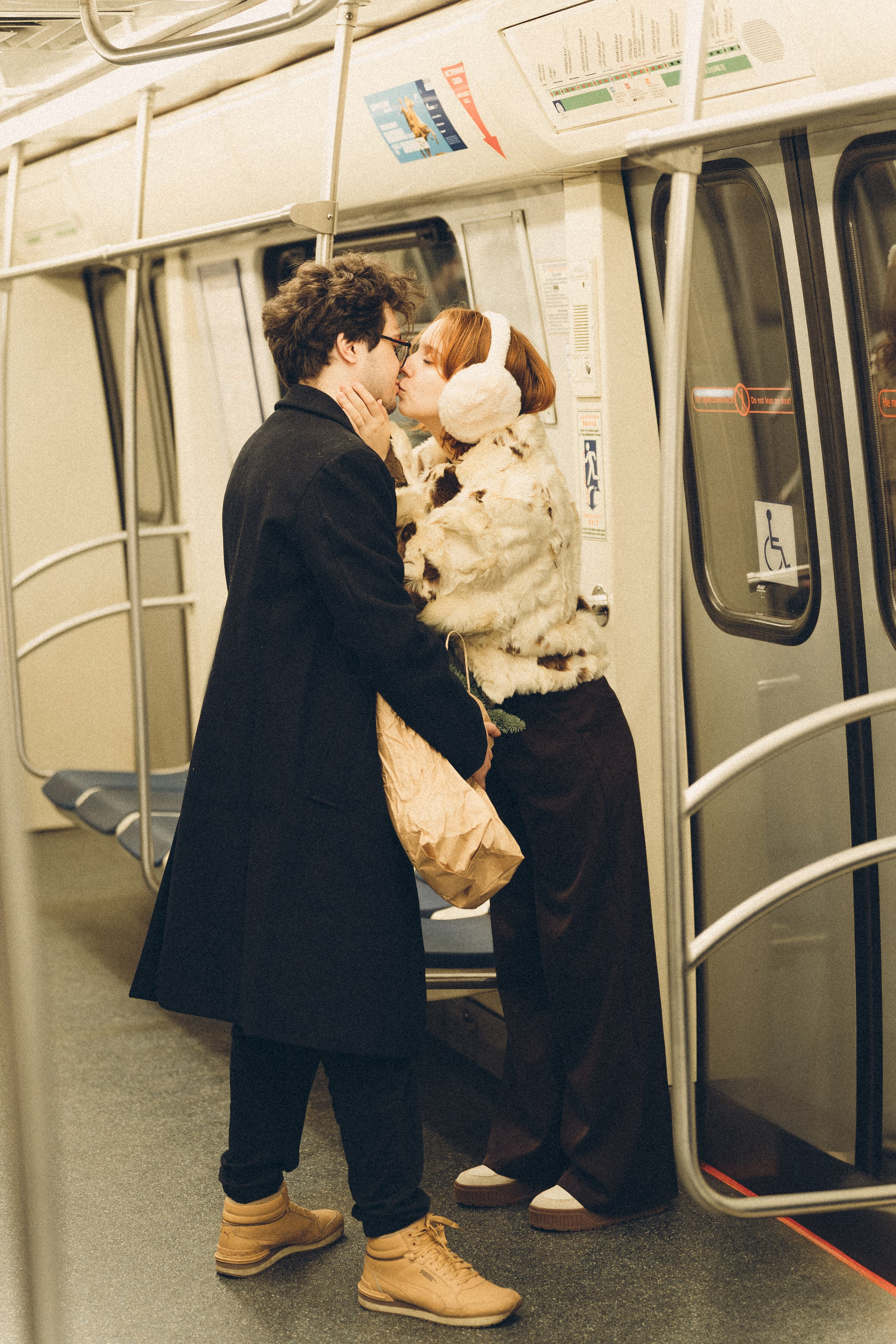 НОВОГОДНЯЯ ФОТОСЕСИИЯ ПАРЫ В МЕТРО ЛЮБОВЬ. Профессиональный фотограф, Санкт-Петербург — Виктория Богомолова