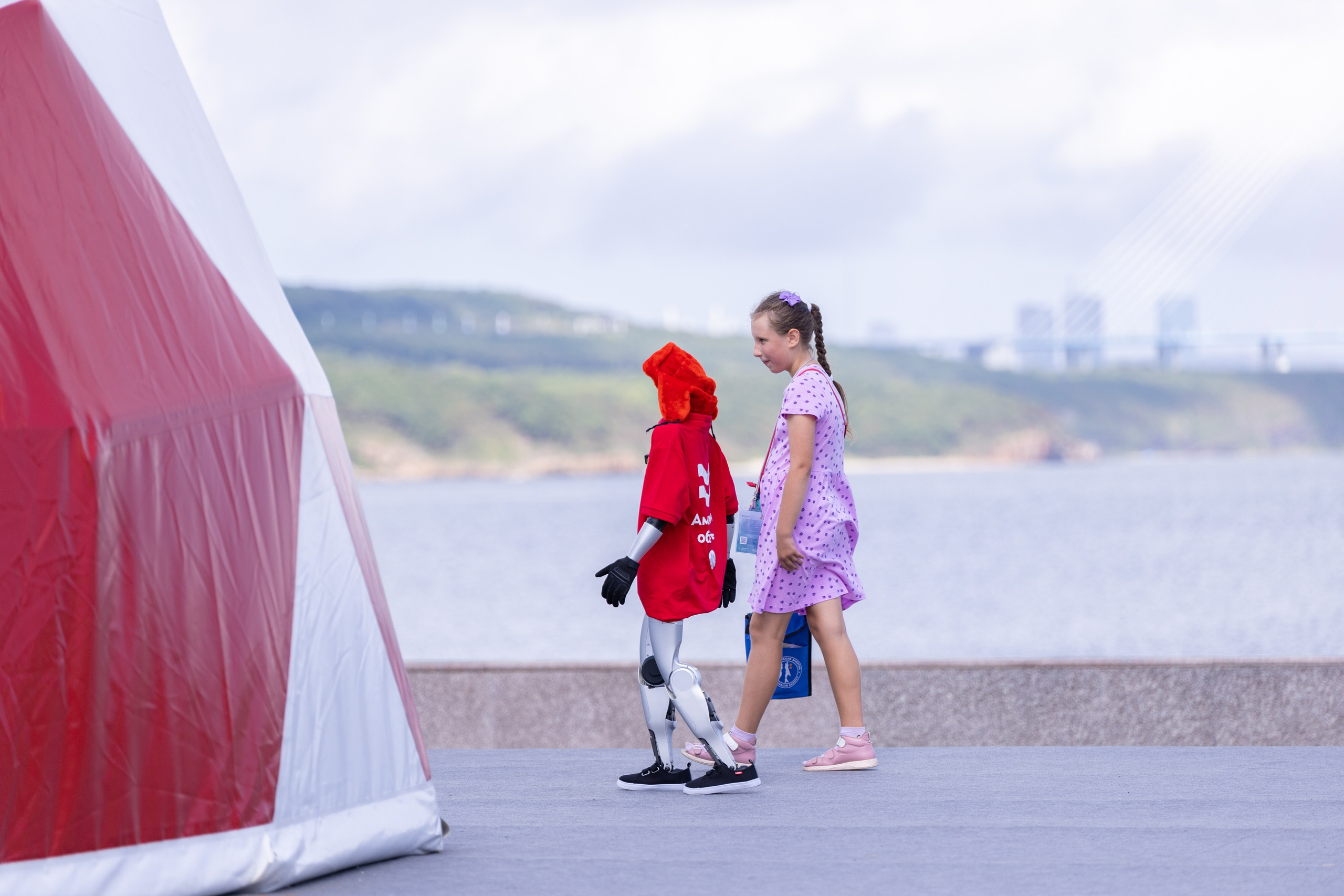 ВЭФ 2025. Олег Катакинов| Репортажный фотограф в городе у моря (Владивосток)