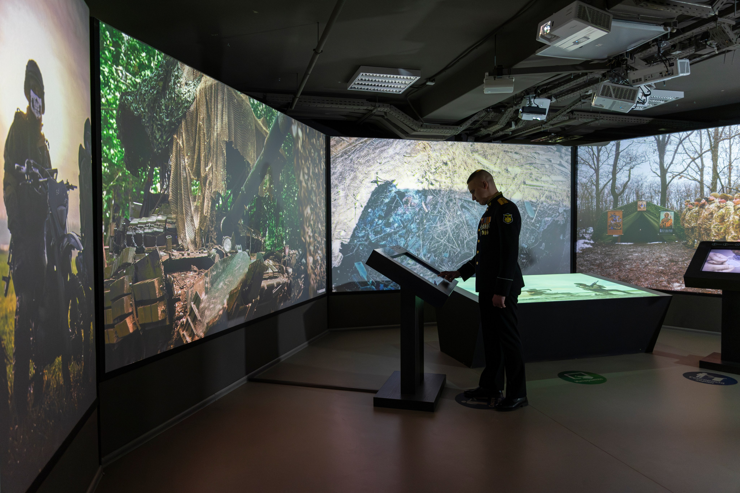 Выставка «Чёрные береты. Где мы, там — победа!». Олег Катакинов| Репортажный фотограф в городе у моря (Владивосток)