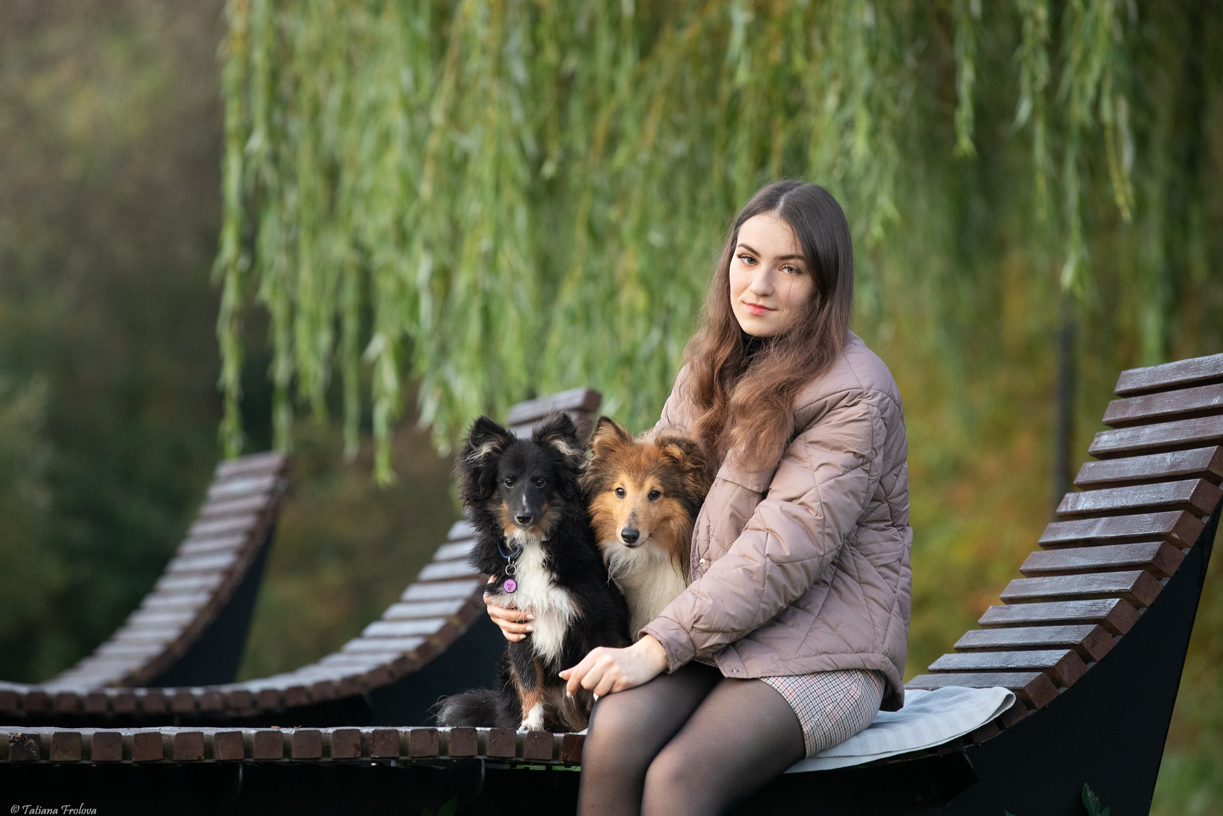 Утренняя фотопрогулка с двумя собаками по Москве. Фотограф-анималист в Москве и Московской области Татьяна Фролова