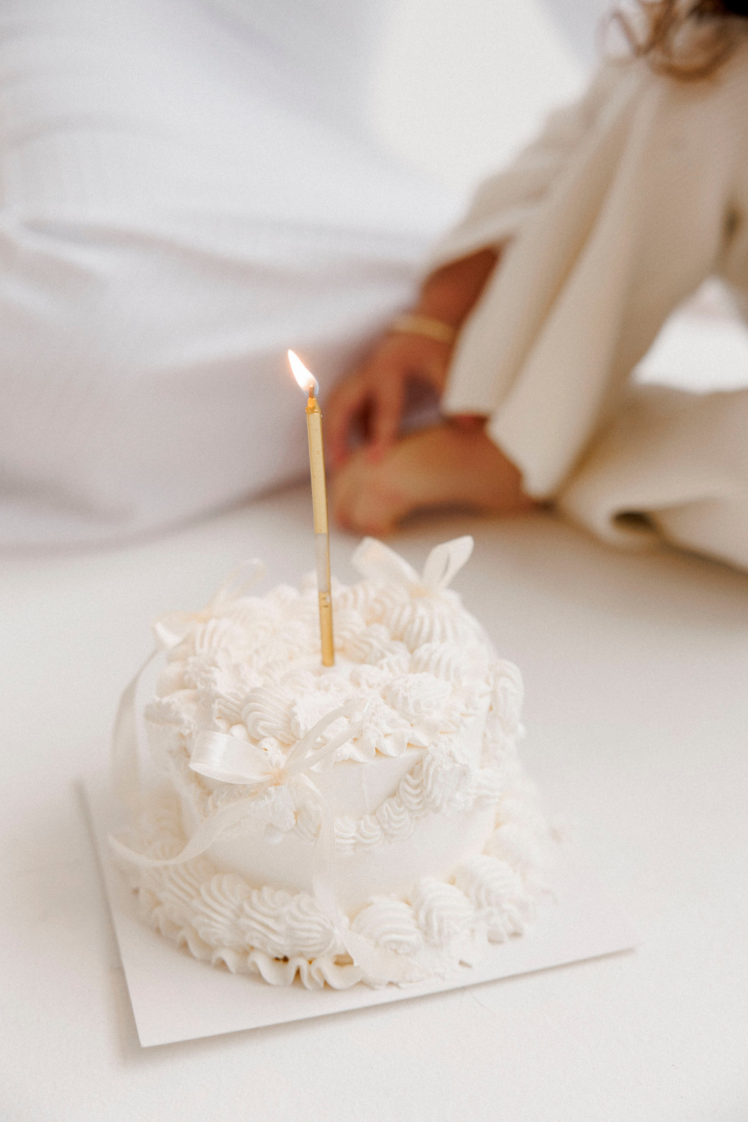 Family photoshoot in White Studio. Wedding and family photographer