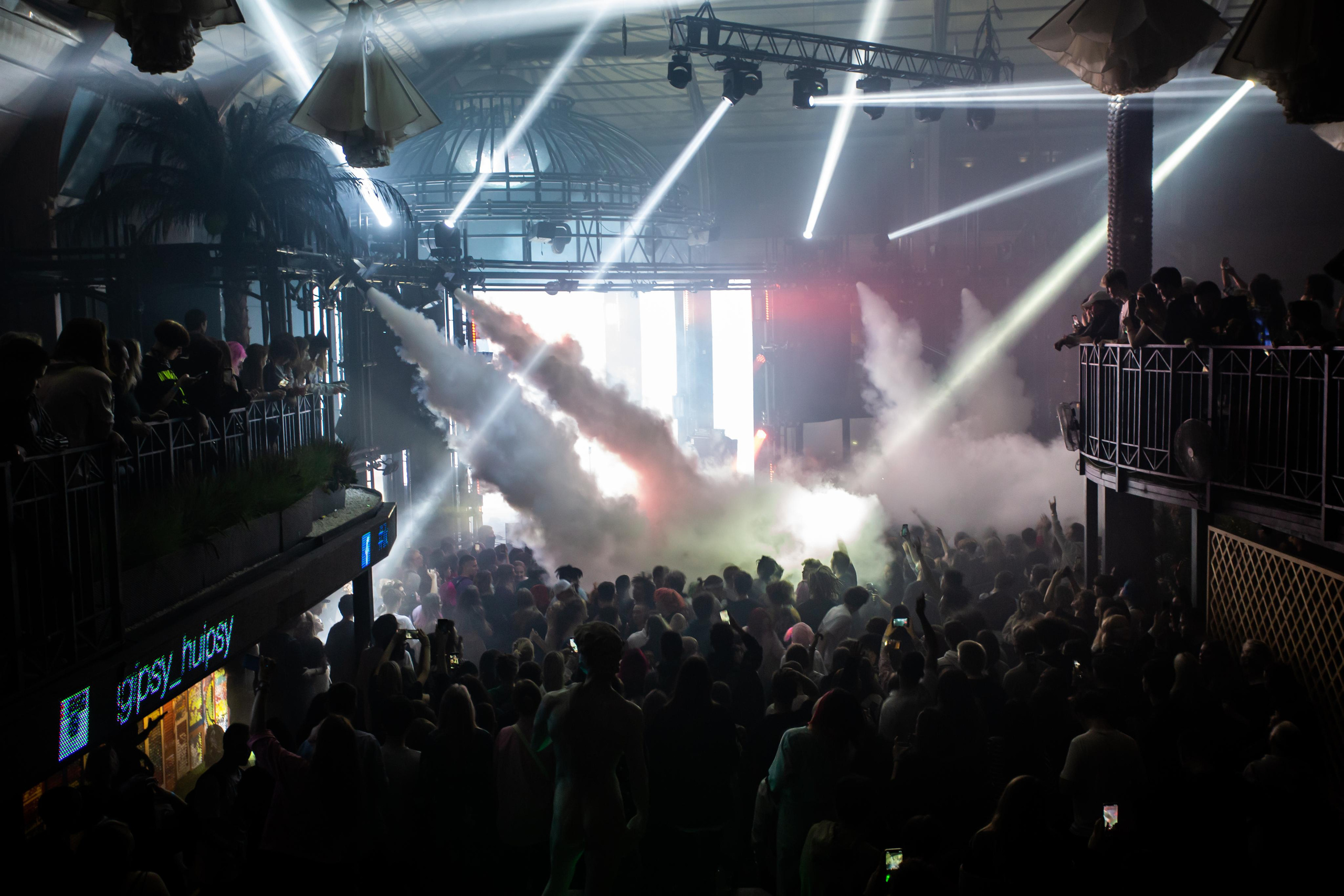 КОСМОНАВТОВ НЕТ. Фотограф Сонкина Татьяна