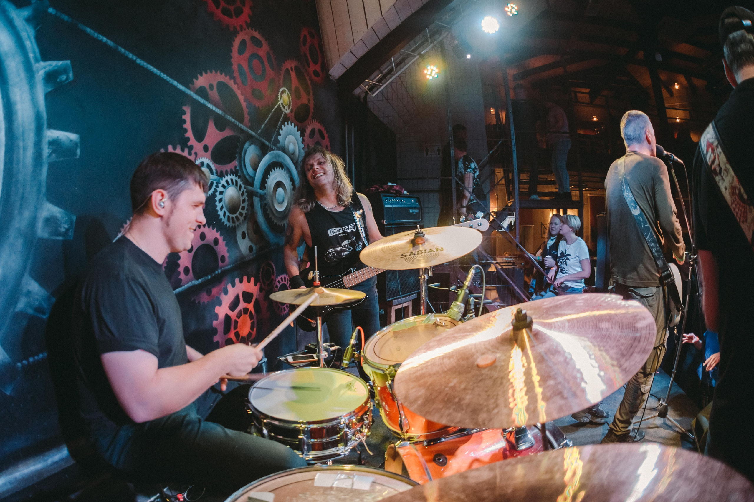 ПОТОМУЧТО. Фотограф Сонкина Татьяна