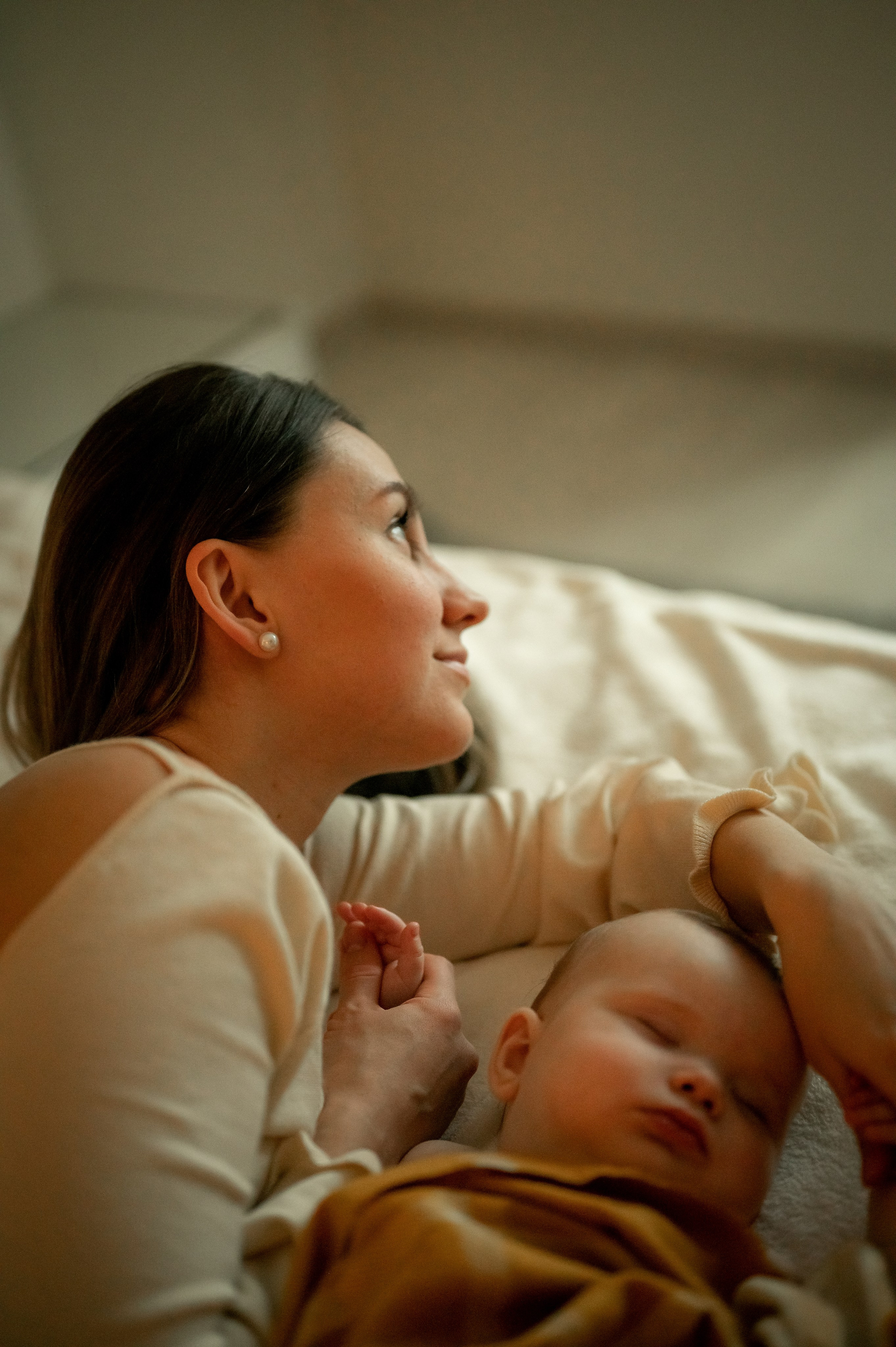 Родители с новорожденным малышом. Фотограф новорождённых, семейный, школьный в городе Калуге Евгения