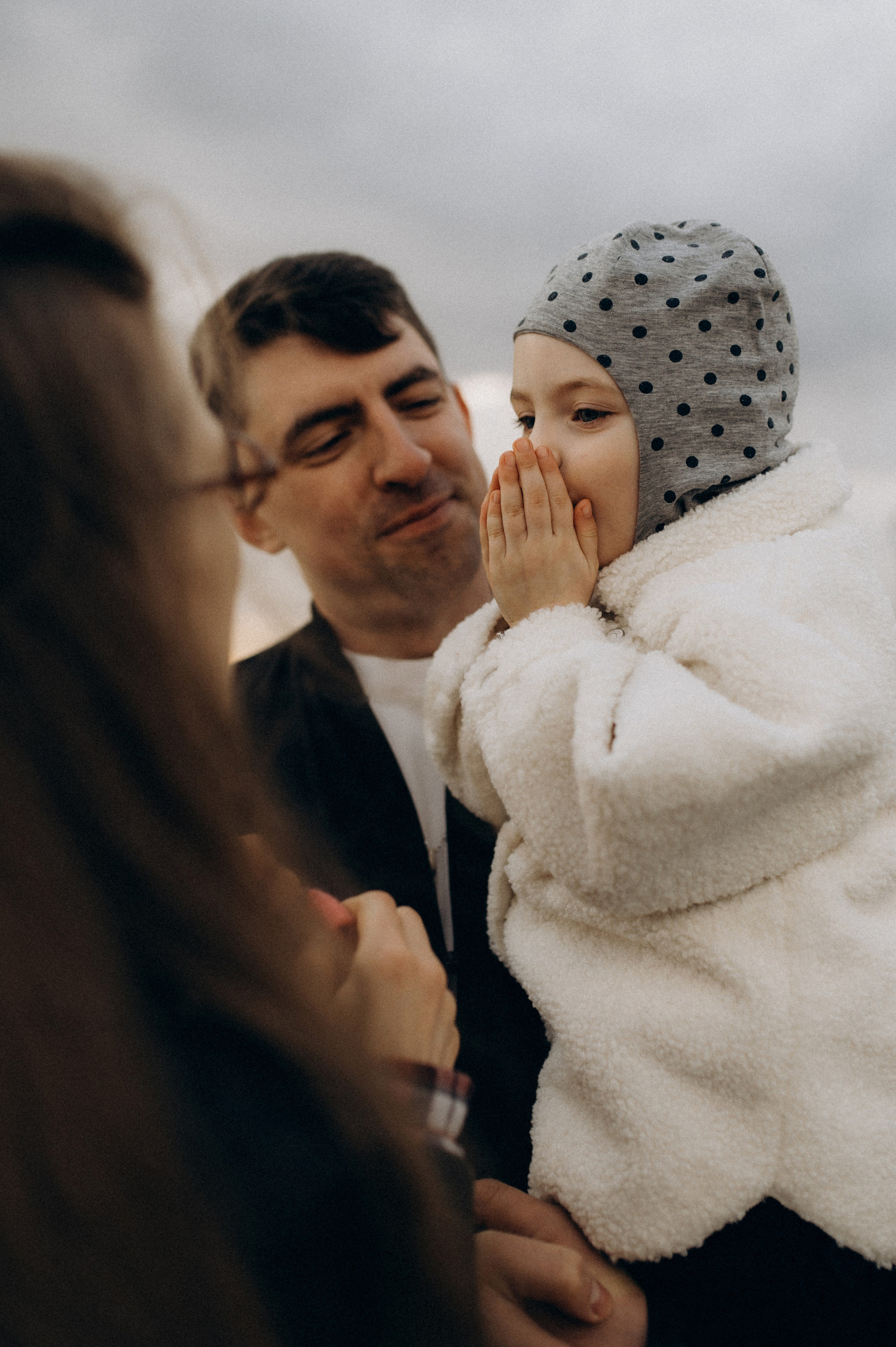 ВЕСЕННЯ ПРОГУЛКА НА НАБЕРЕЖНОЙ. Семейный фотограф в Новосибирске Женя Индрикова
