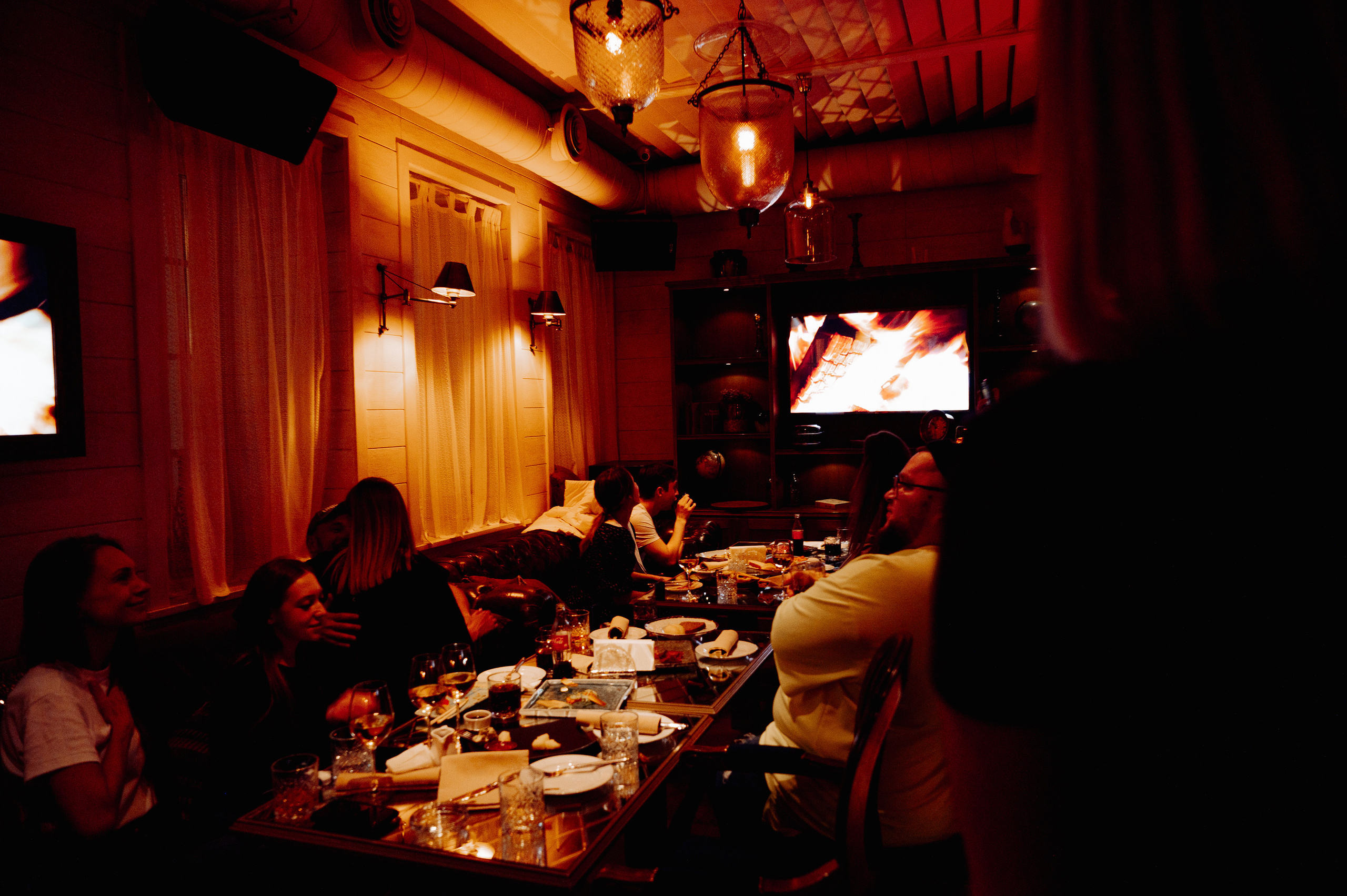 УГЛИ — Вечеринка в честь премьеры клипа VAVAN. Фотограф Вито Бурмасов | Москва