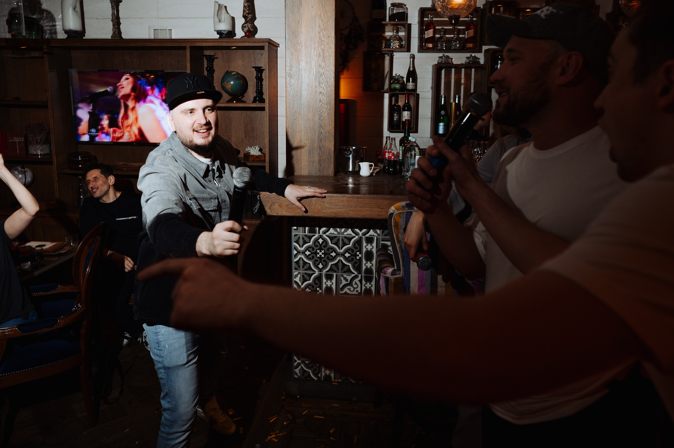 УГЛИ — Вечеринка в честь премьеры клипа VAVAN. Фотограф Вито Бурмасов | Москва