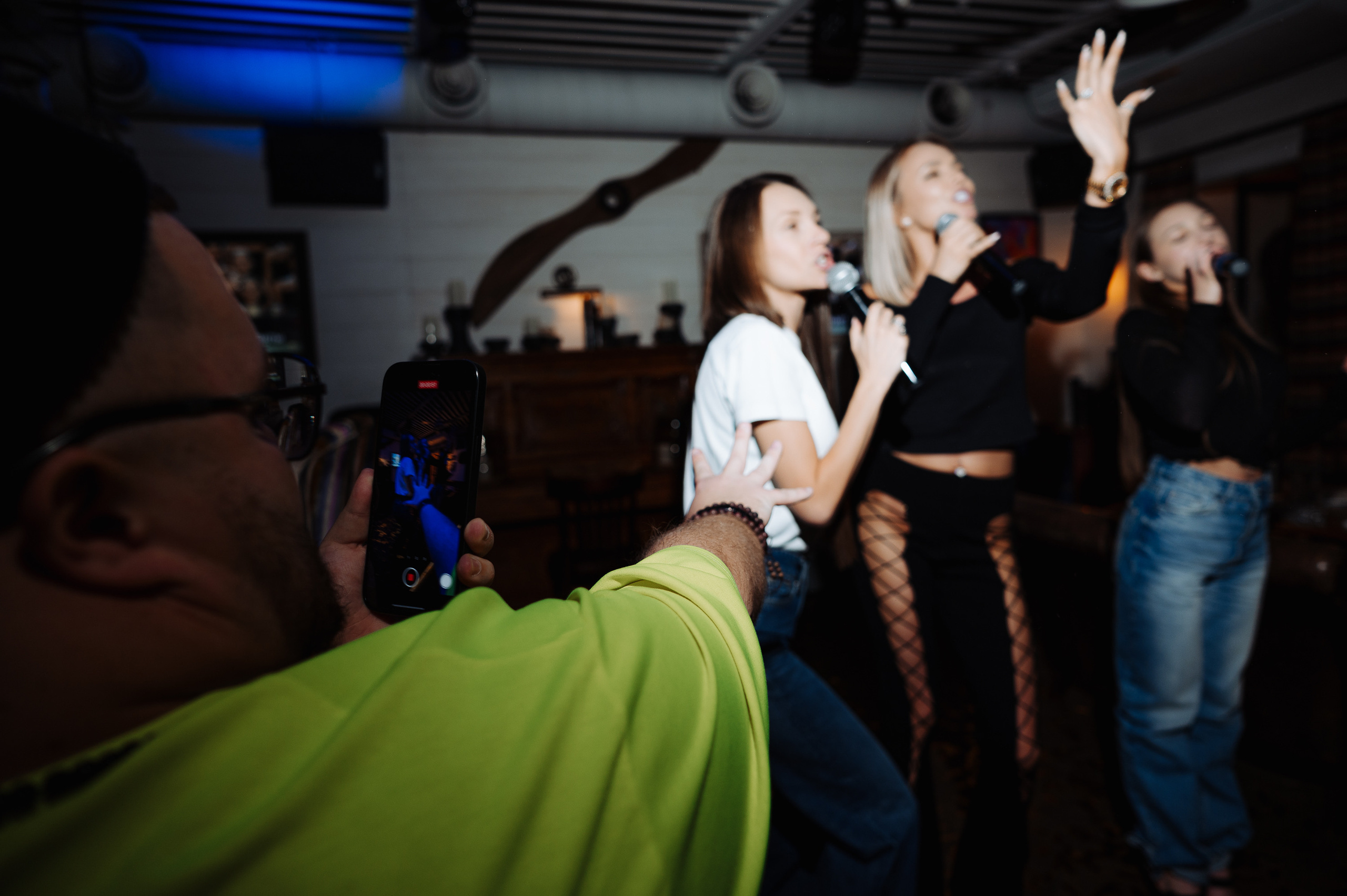 УГЛИ — Вечеринка в честь премьеры клипа VAVAN. Фотограф Вито Бурмасов | Москва