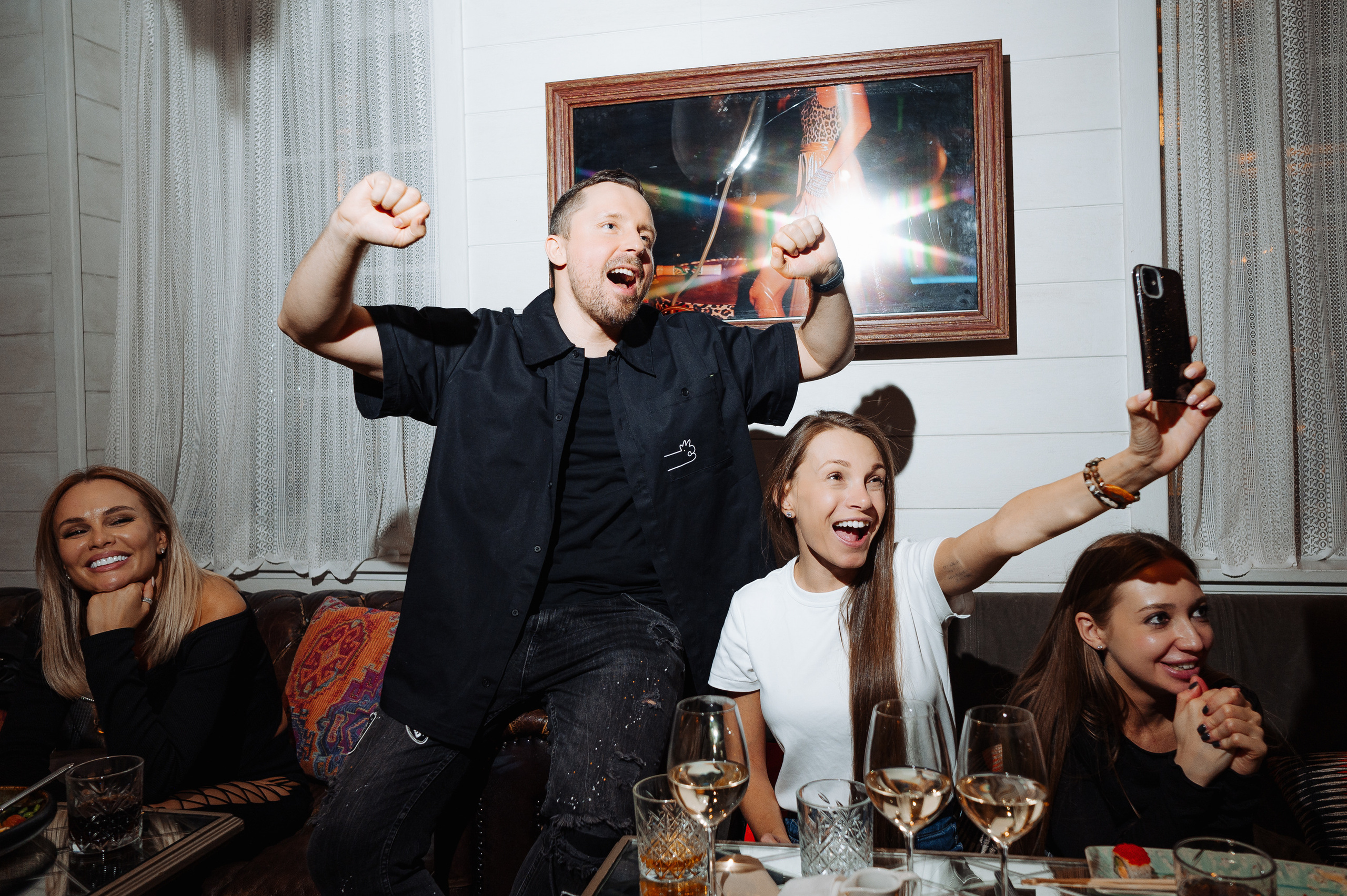 УГЛИ — Вечеринка в честь премьеры клипа VAVAN. Фотограф Вито Бурмасов | Москва