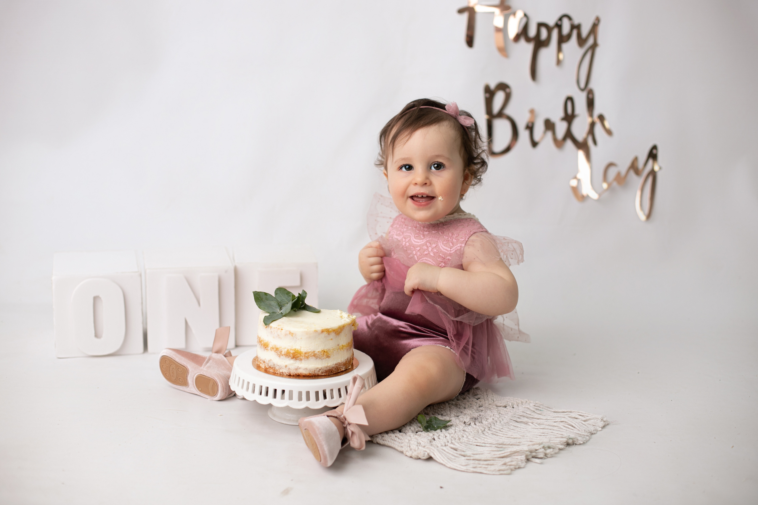 Годовасие Евы. Фотограф новорожденных в г. Россошь Виктория Нечепуренко