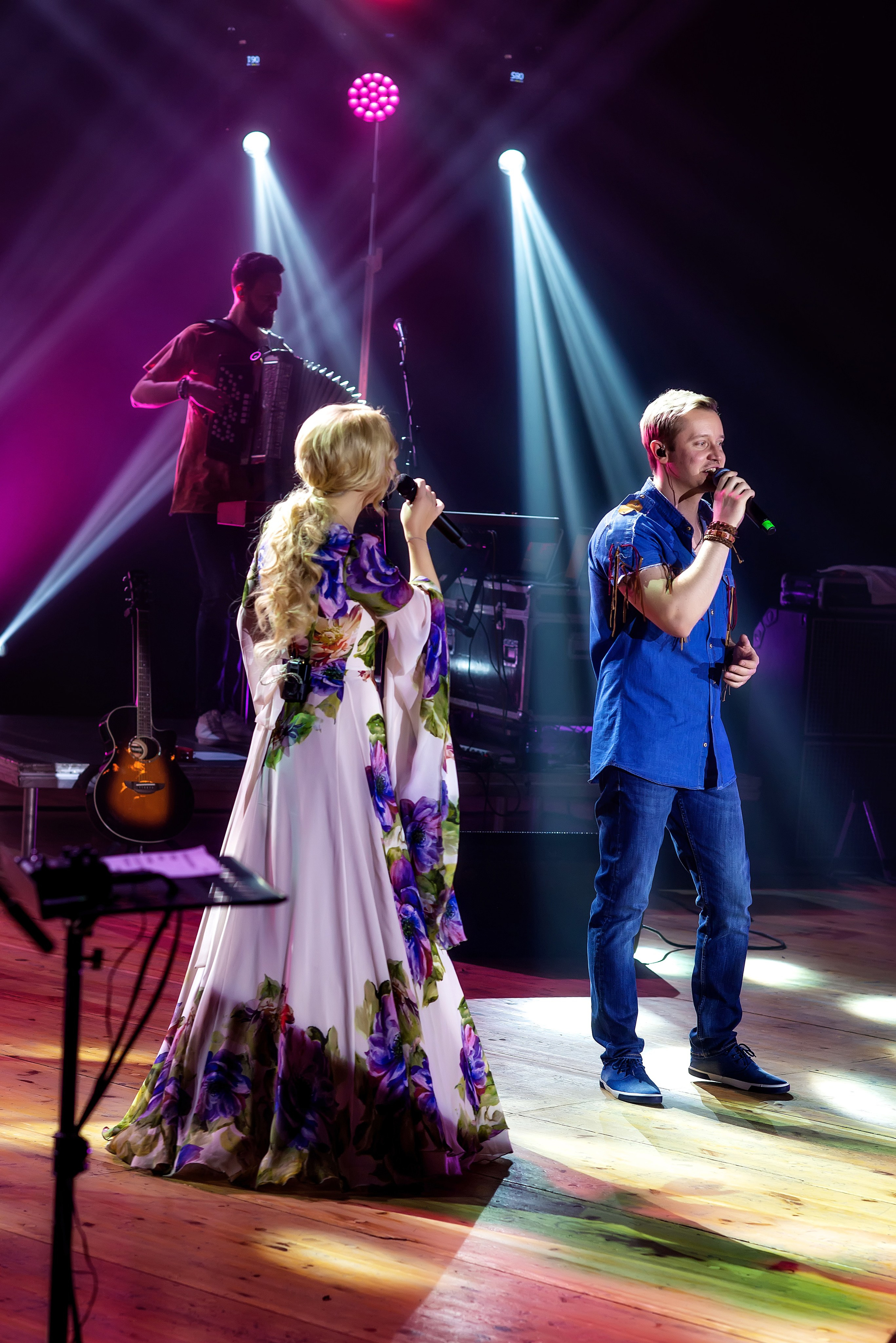 Концерт Пелагеи. Школьный, фэшн фотограф в Тюмени и в России Ирина Королева