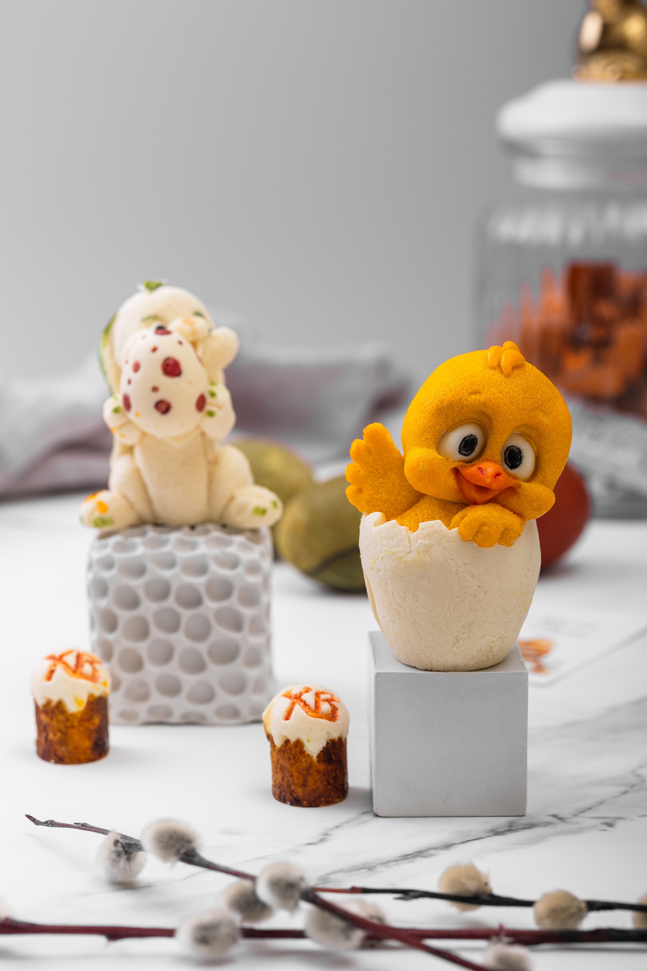 Фигурка  цыпленка из пластичного шоколада