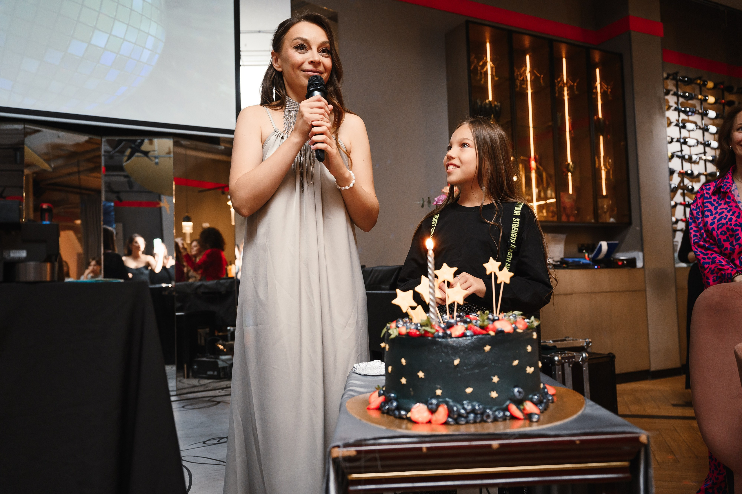 День рождения в формате выступления. Wedding and family photographer USA