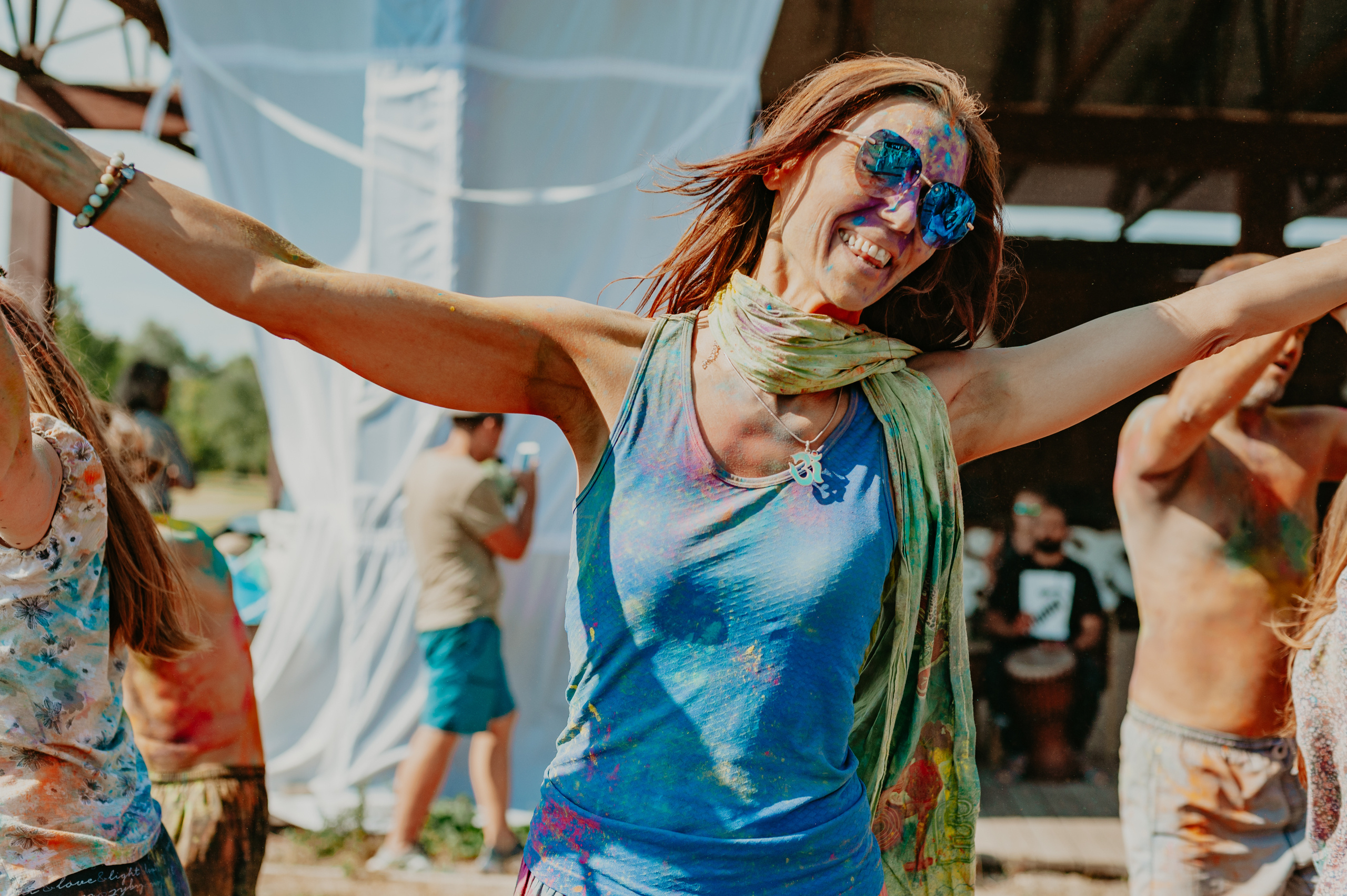 Праздник красок Холи на Фестивале Асана. Семейный фотограф Ульяна Вишнякова
