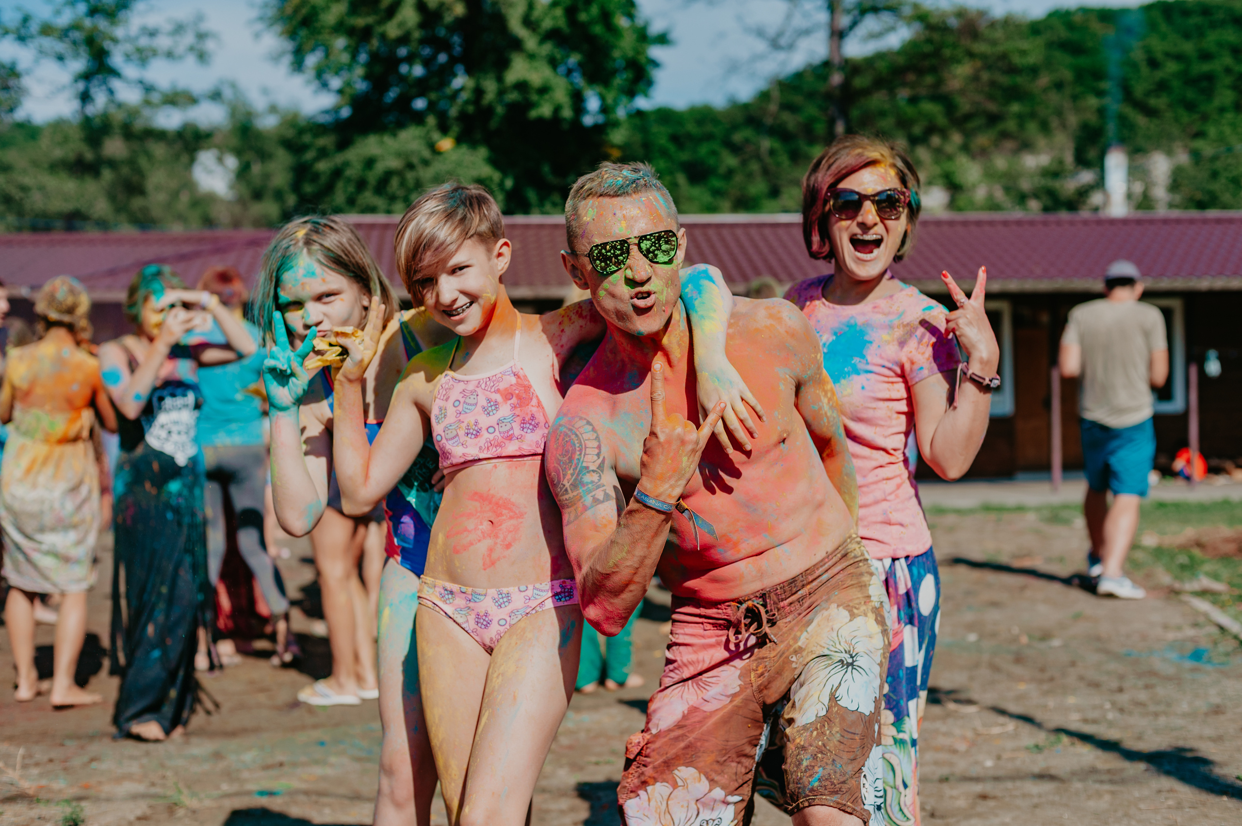 Праздник красок Холи на Фестивале Асана. Семейный фотограф Ульяна Вишнякова