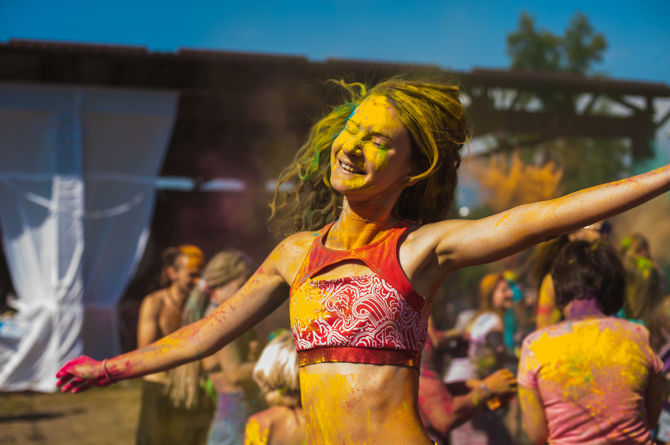 Праздник красок Холи на Фестивале Асана. Семейный фотограф Ульяна Вишнякова