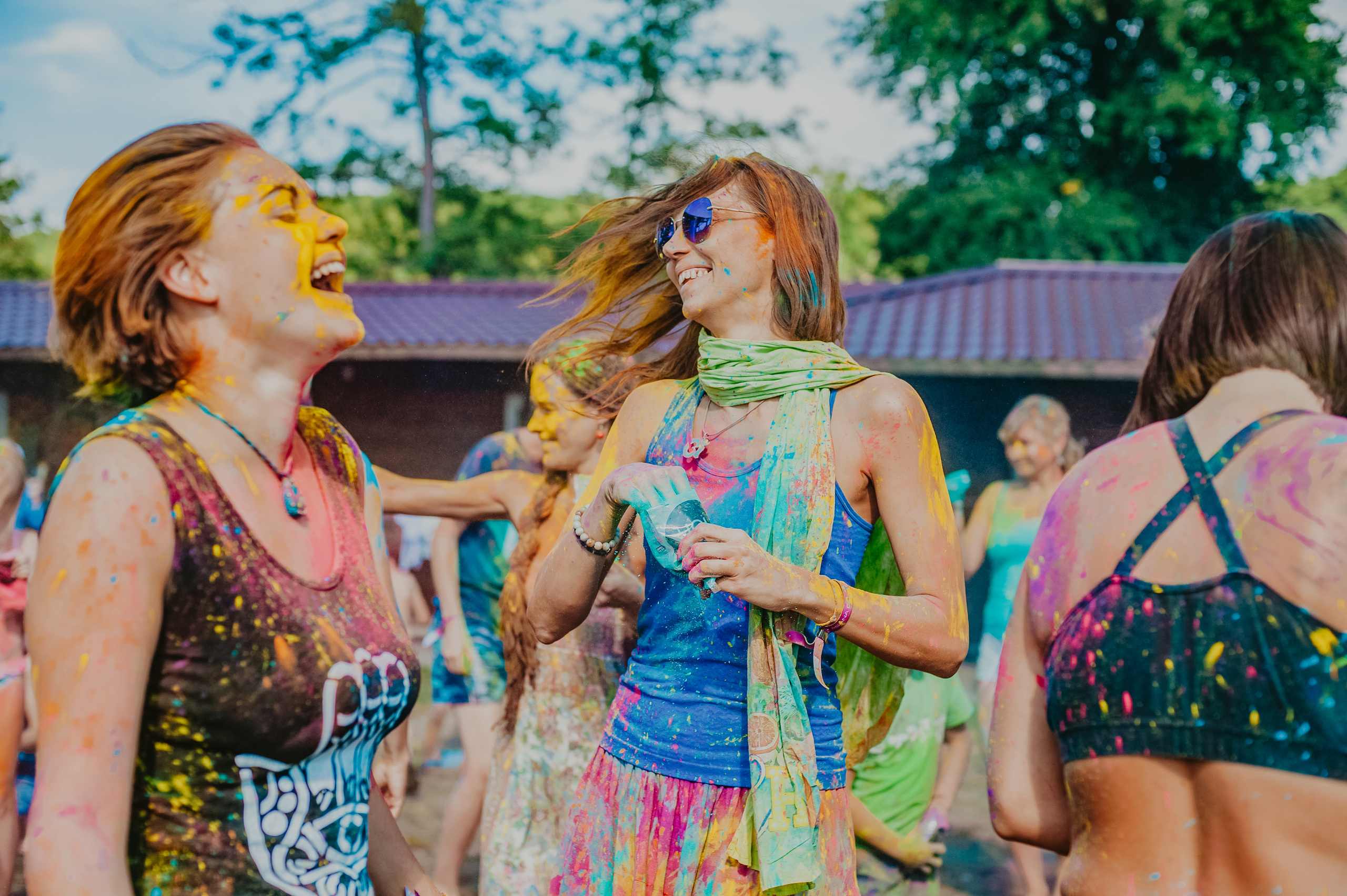 Праздник красок Холи на Фестивале Асана. Семейный фотограф Ульяна Вишнякова
