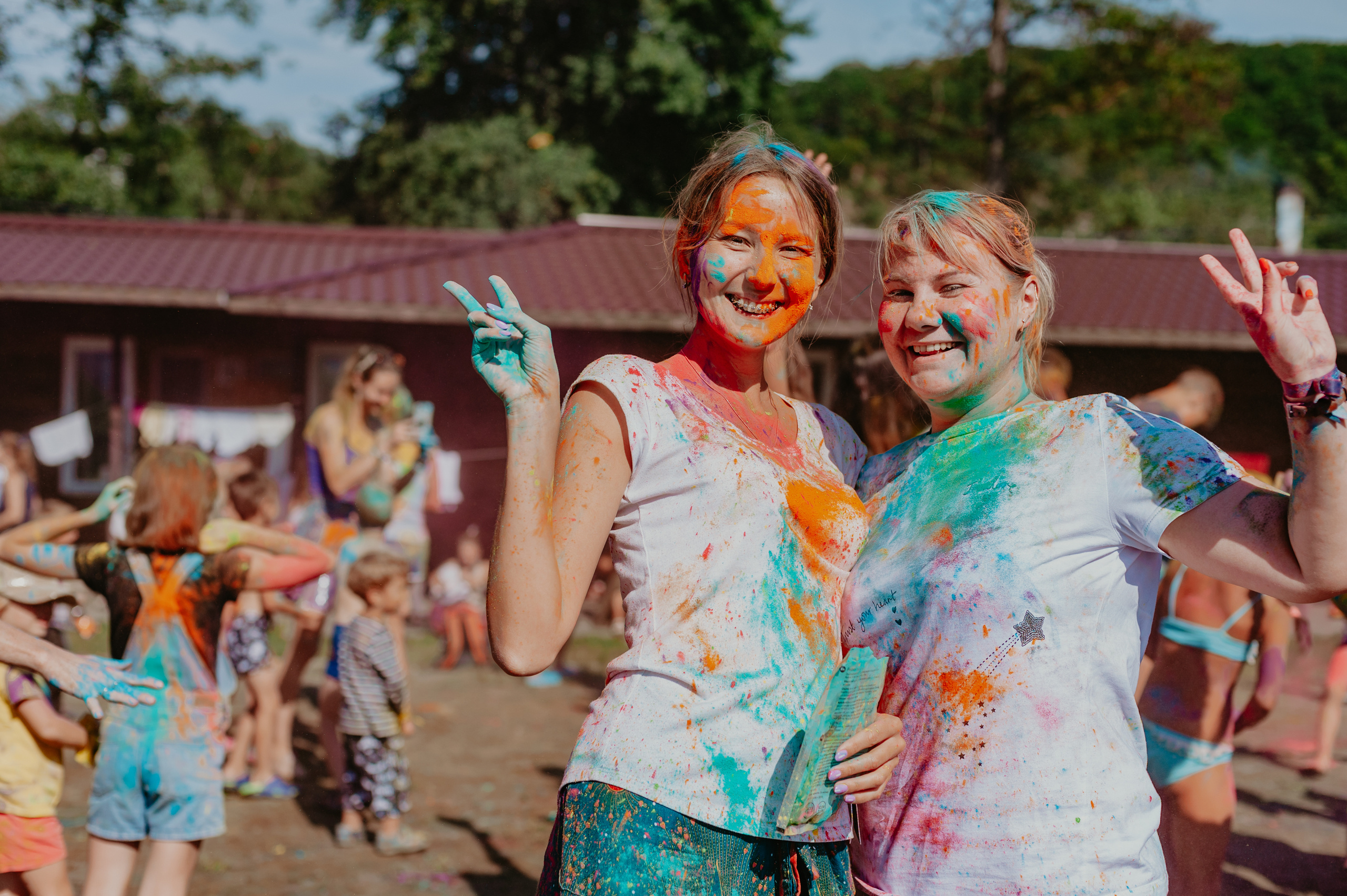 Праздник красок Холи на Фестивале Асана. Семейный фотограф Ульяна Вишнякова