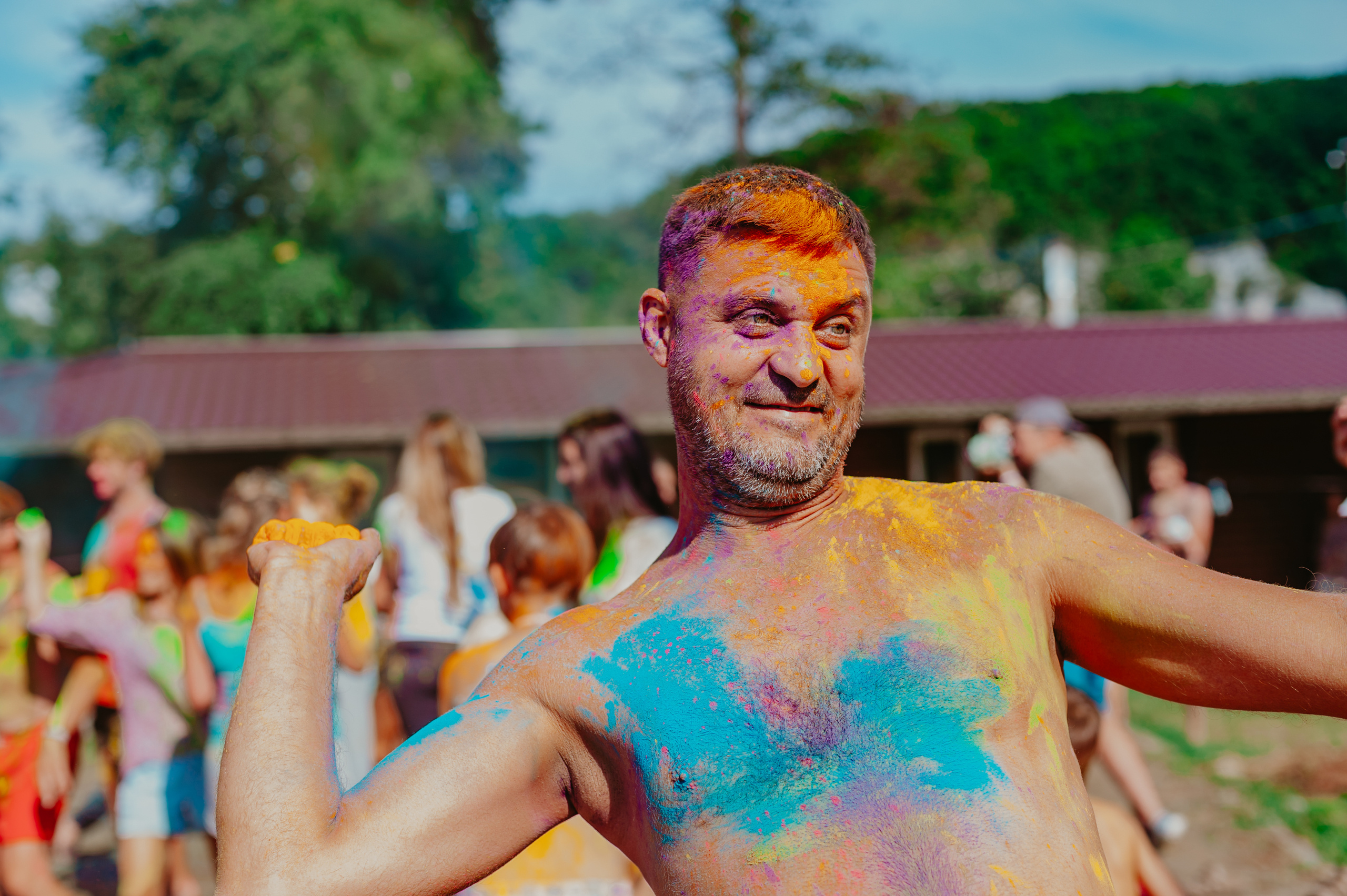 Праздник красок Холи на Фестивале Асана. Семейный фотограф Ульяна Вишнякова
