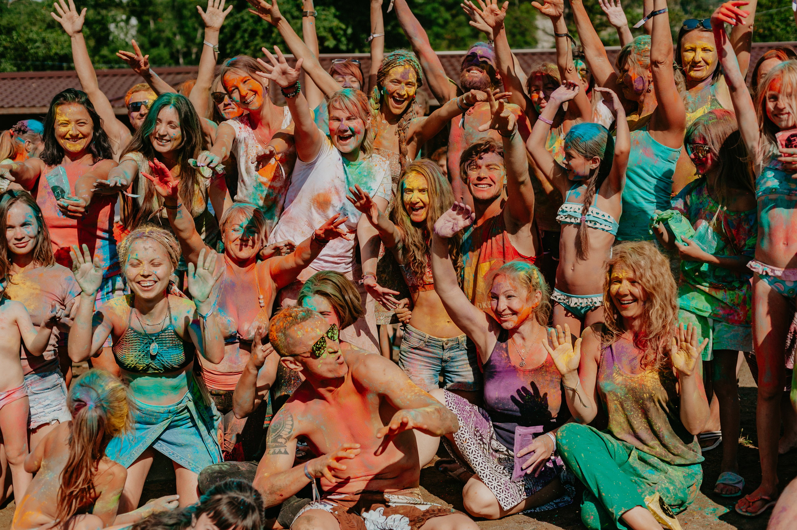 Праздник красок Холи на Фестивале Асана. Семейный фотограф Ульяна Вишнякова