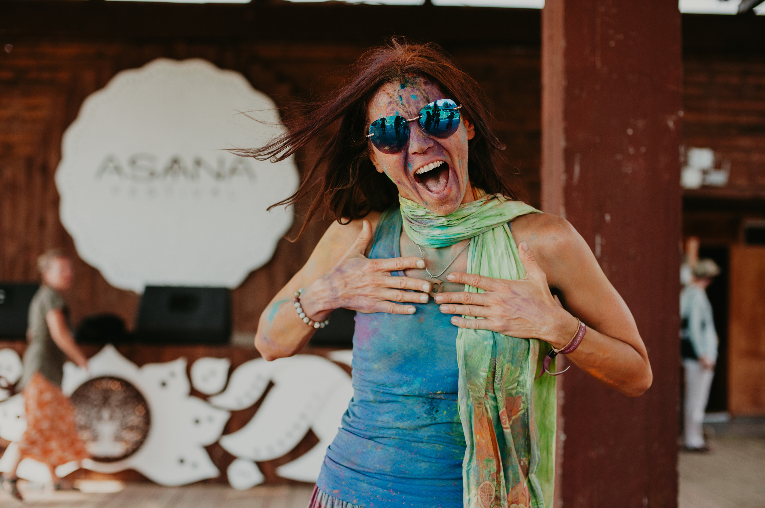 Праздник красок Холи на Фестивале Асана. Семейный фотограф Ульяна Вишнякова