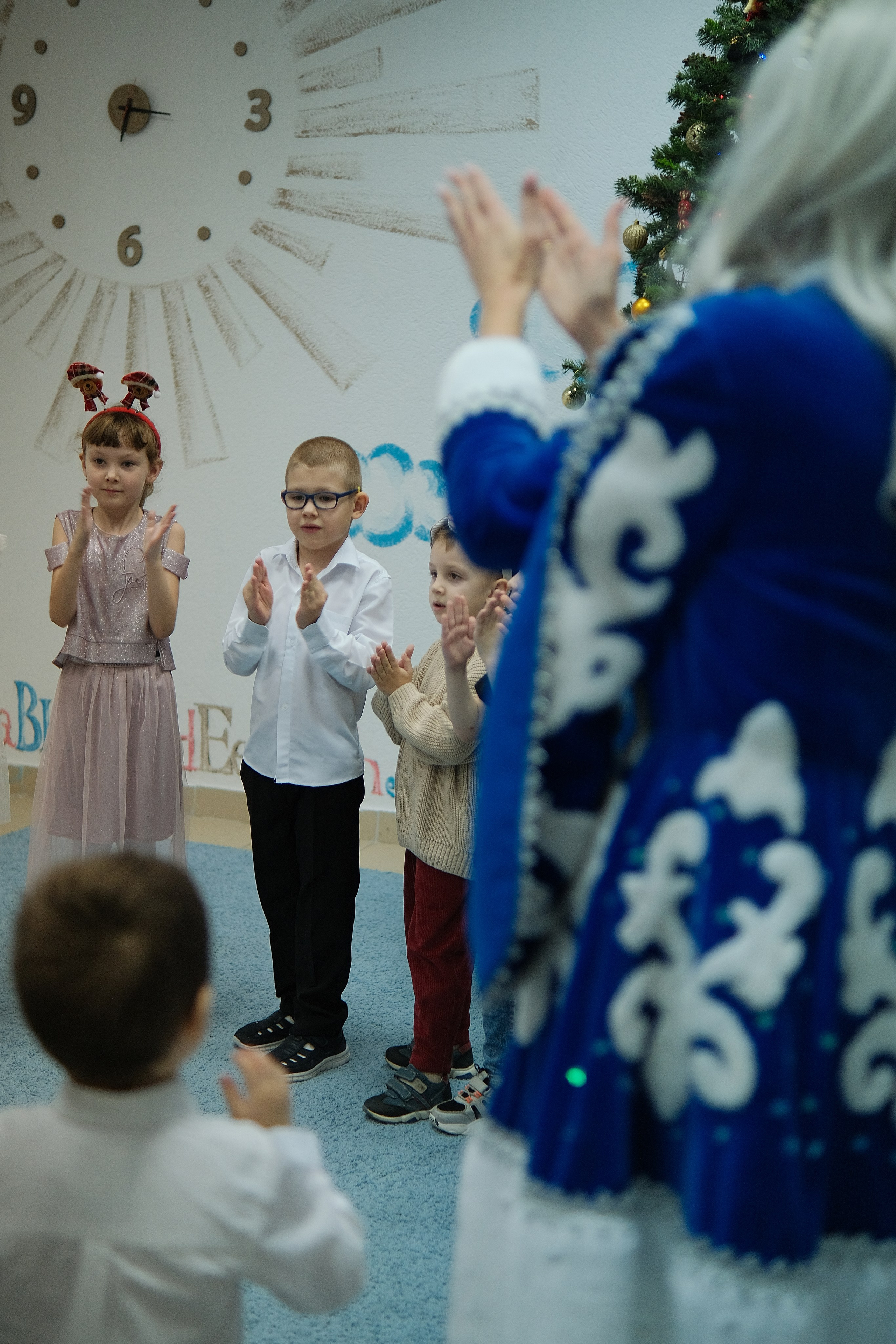 Мир знаний (Новогодний утренник). Serg_film