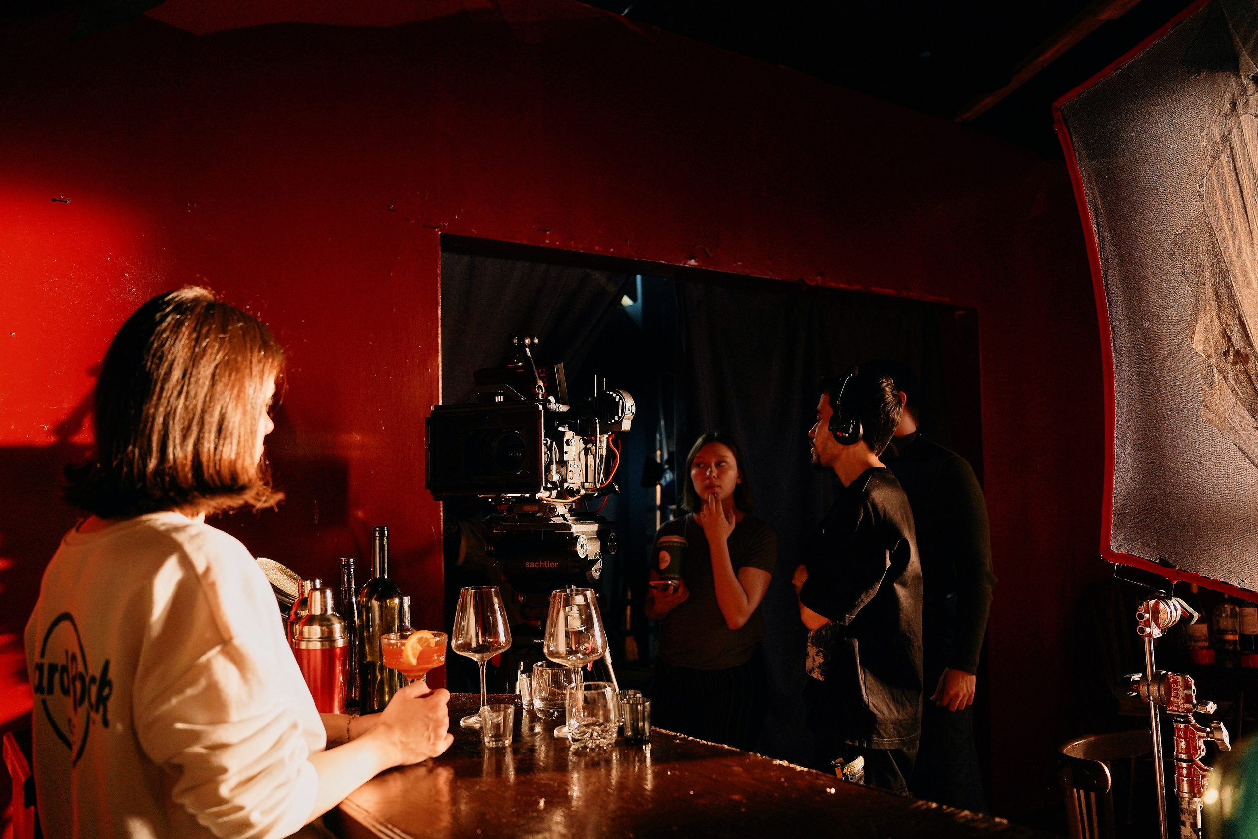 БЭКИ со съемок. Фотограф