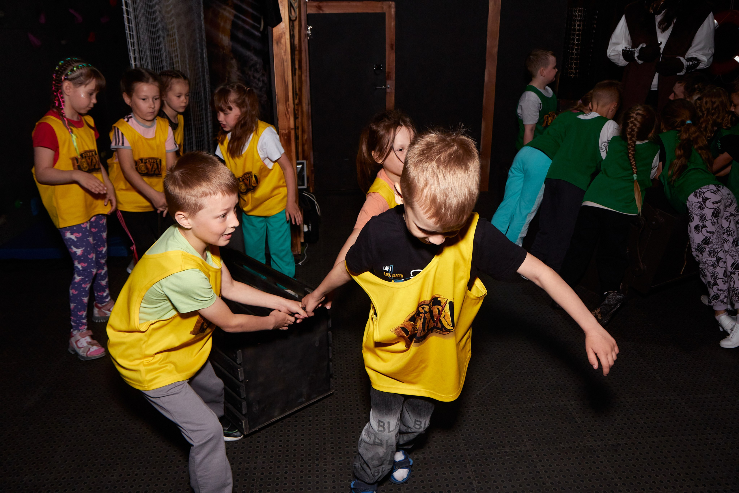 Фотосъёмка квестов и квест-шоу. Предметный и репортажный фотограф Алексей Кротов