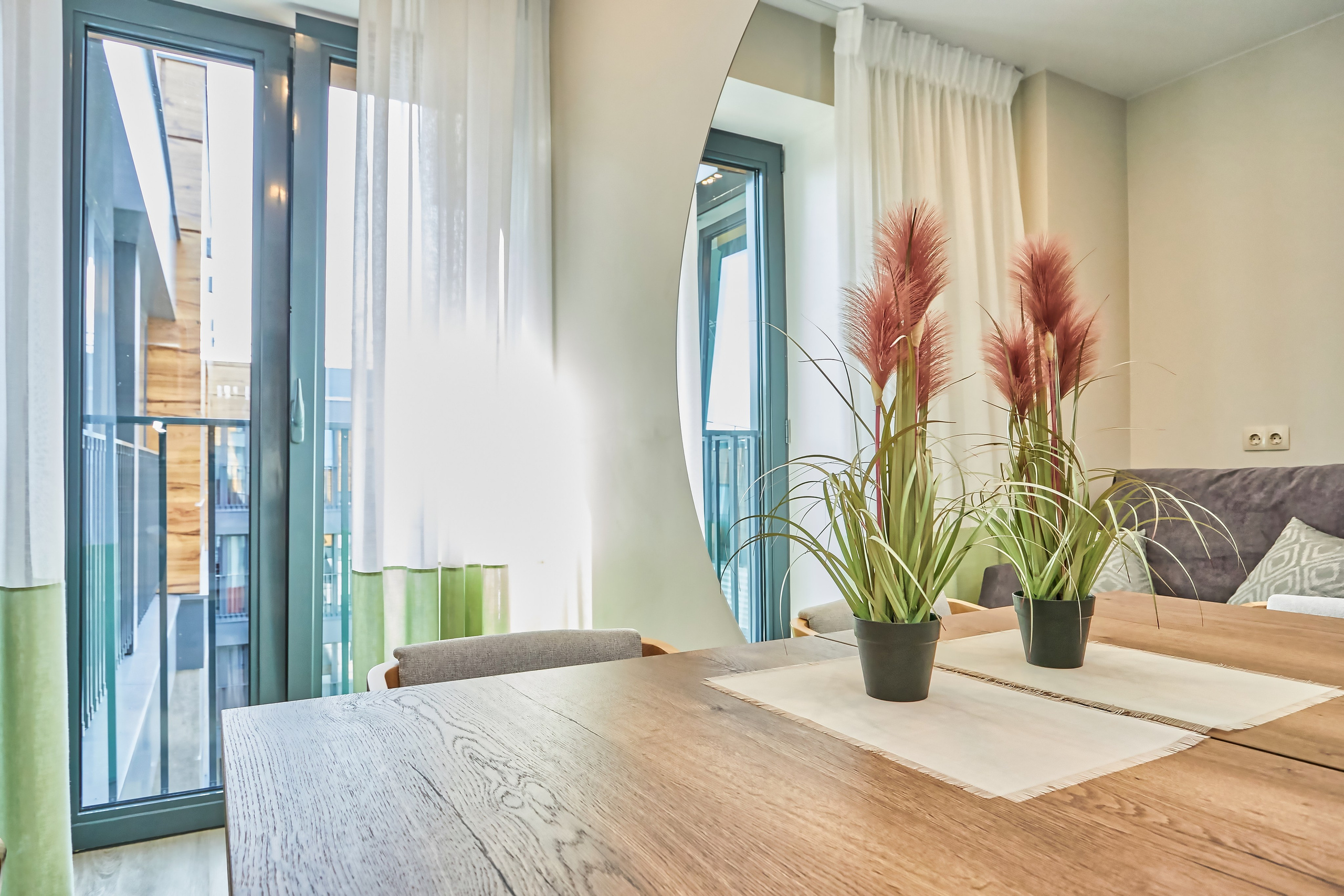 фотосъемка интерьеров гостиницпрофессиональный фотограф отелейпродающие фото для яндекса островок Островок, Суточно.ру, Твил, Отелло, Яндекс.Путешествия, Travelata , Hotellook фотограф для отеляинтерьерная съемка номеровфотосъемка апартаментоврекламное фото гостиниц