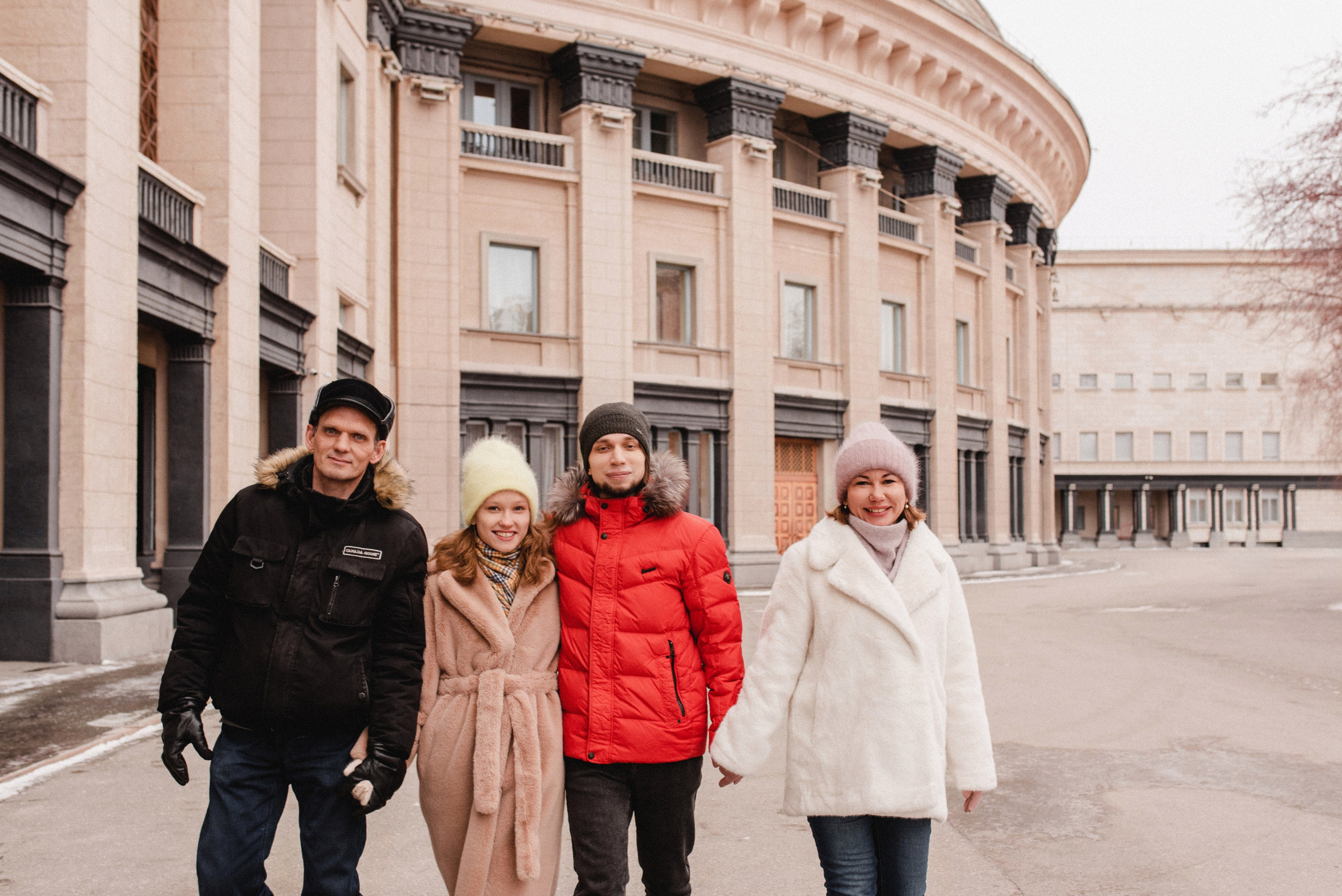 Прогулочная съемка Дмитрий&Татьяна&Артём&Анна. Фотограф в Новосибирске Анастасия Курто