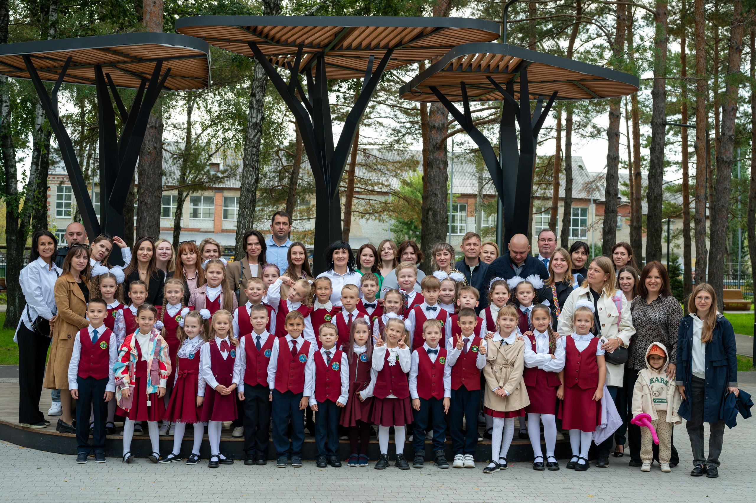 1 сентября 16 гимназия 2 класс (линейка + в классе+ на улице). Фотограф новорожденных, семейный детский в Тюмени Татьяна Морозова