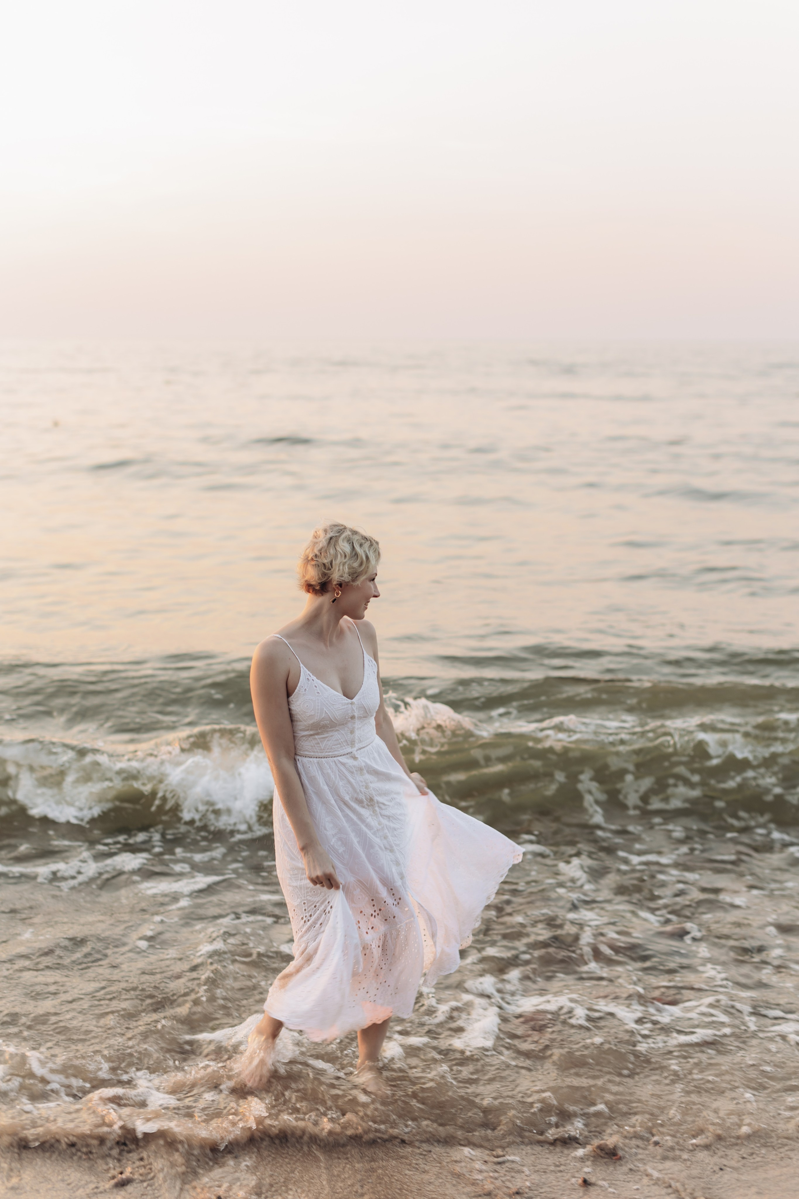Подруги Пионеский Сосновый бор закат. Фотограф в Калининграде свадебная фотография, репортажная, фотосессии