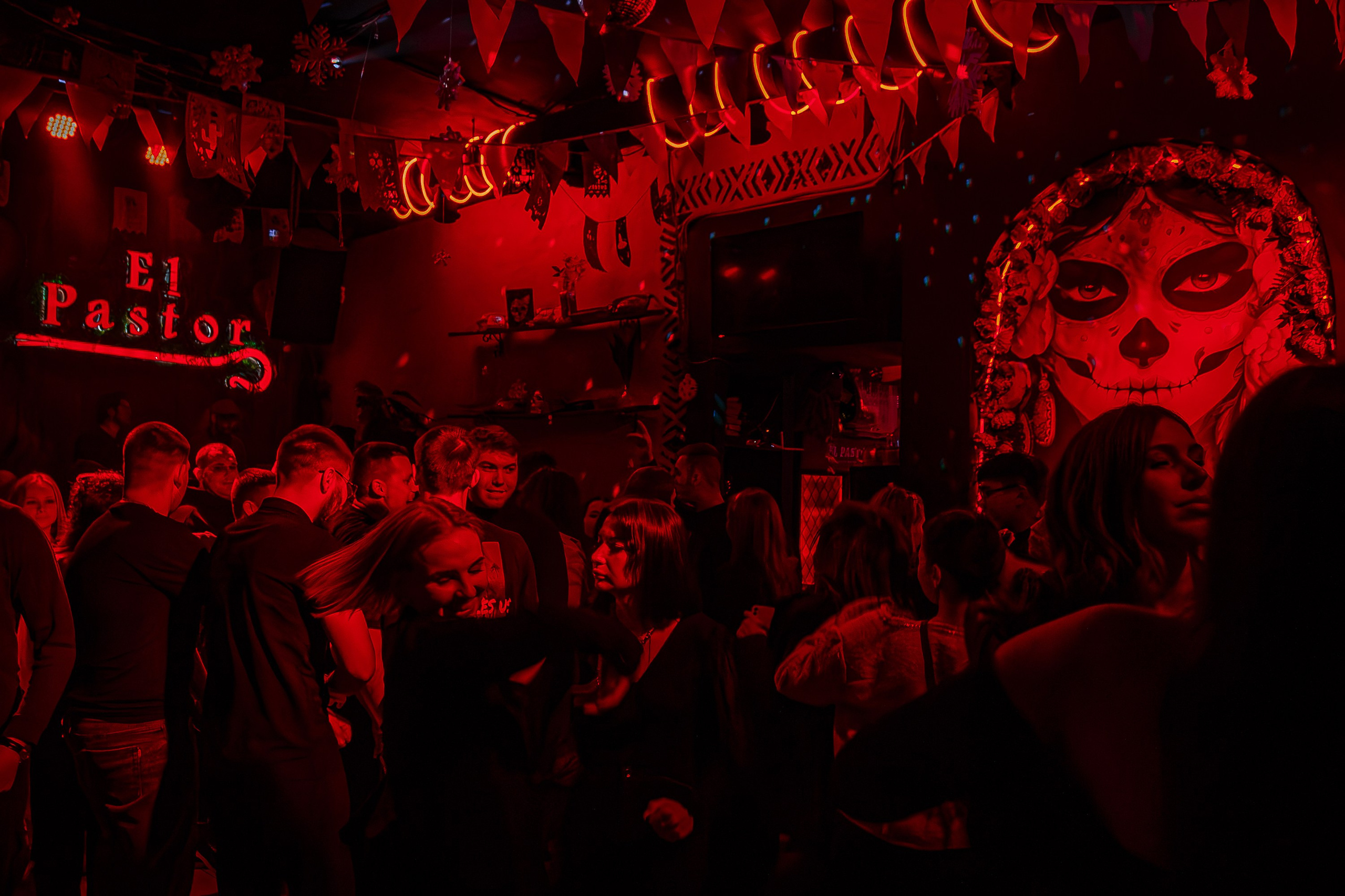 Пятница 13. Сумерки_El Pastor_Симферополь_13.12.2024. Аминов Руслан | Фотограф
