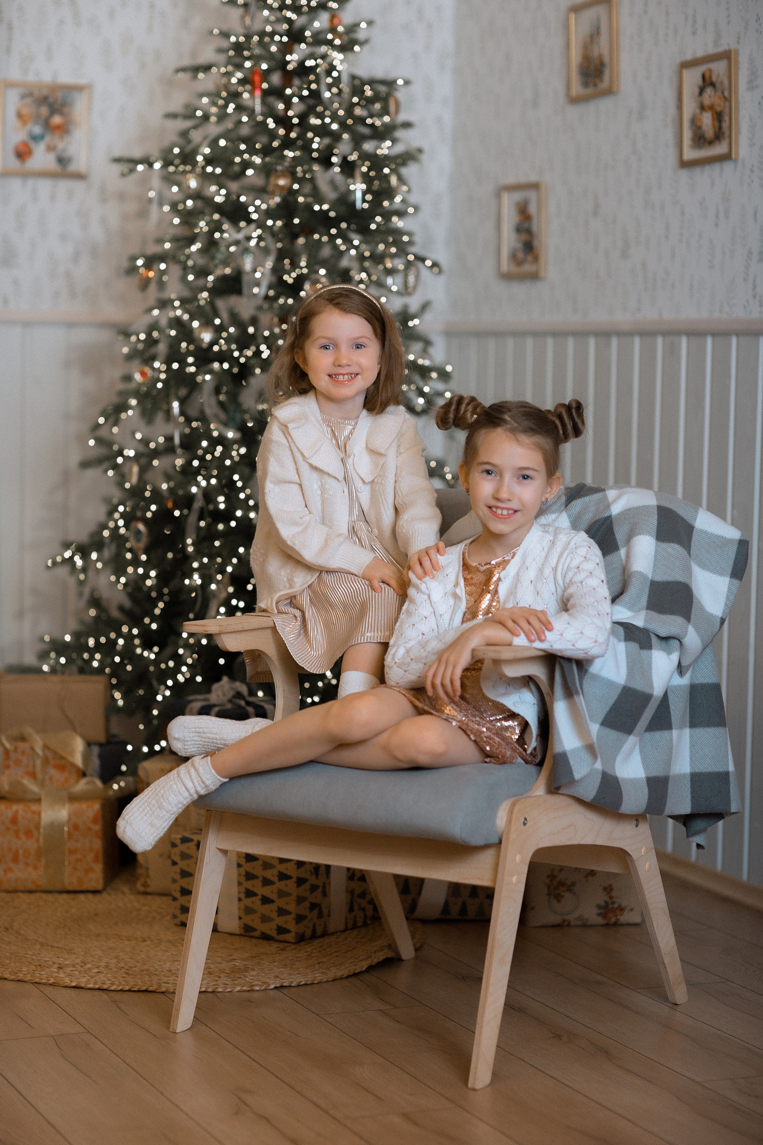 Две сестренки. Photographer Helen Shabalina