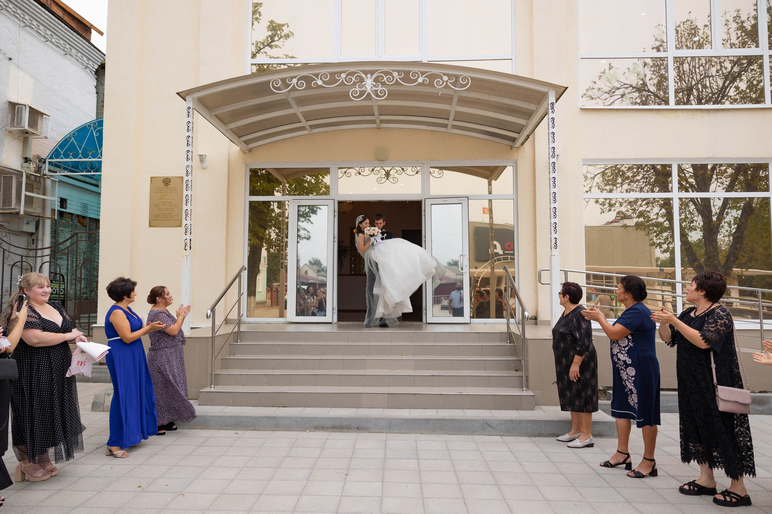 Милана и. Видеосьемка, фотосьемка свадеб, юбилеев, утренников в Краснодарском кр