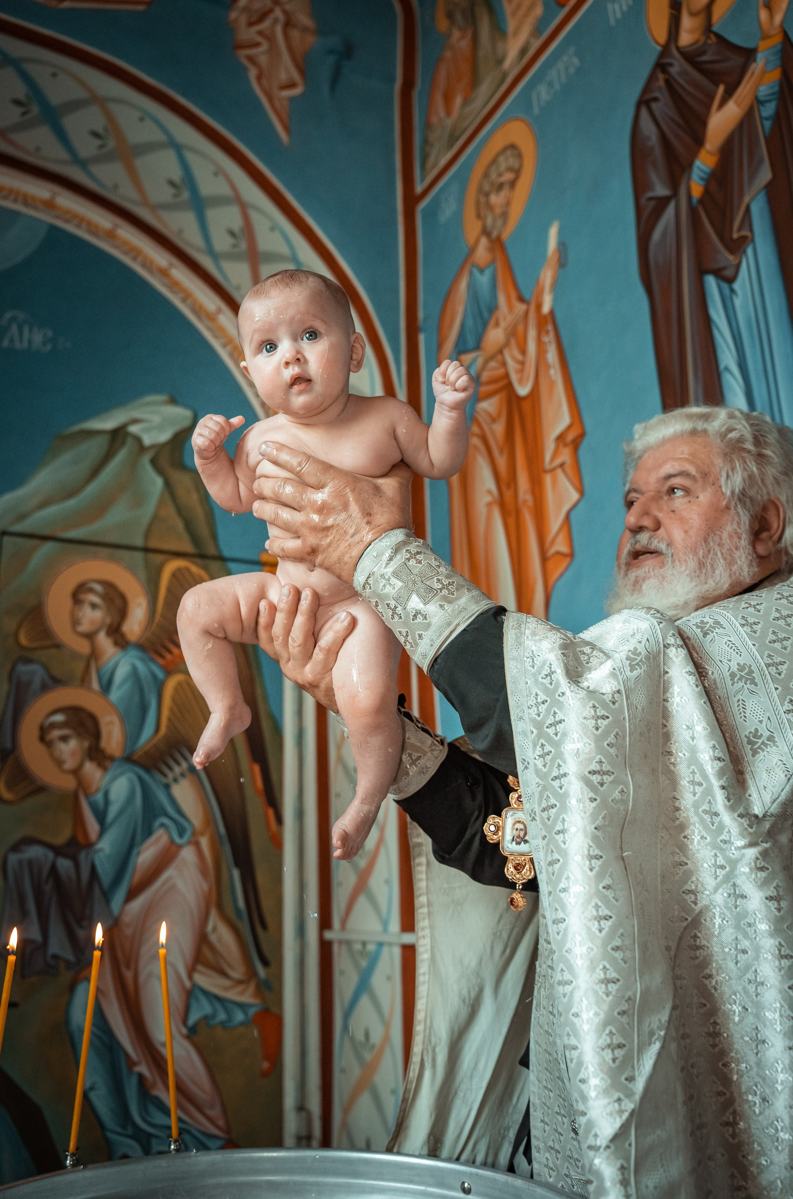 Фотографии момента погружения в купель (Таинство крещения). Moscow_CPC