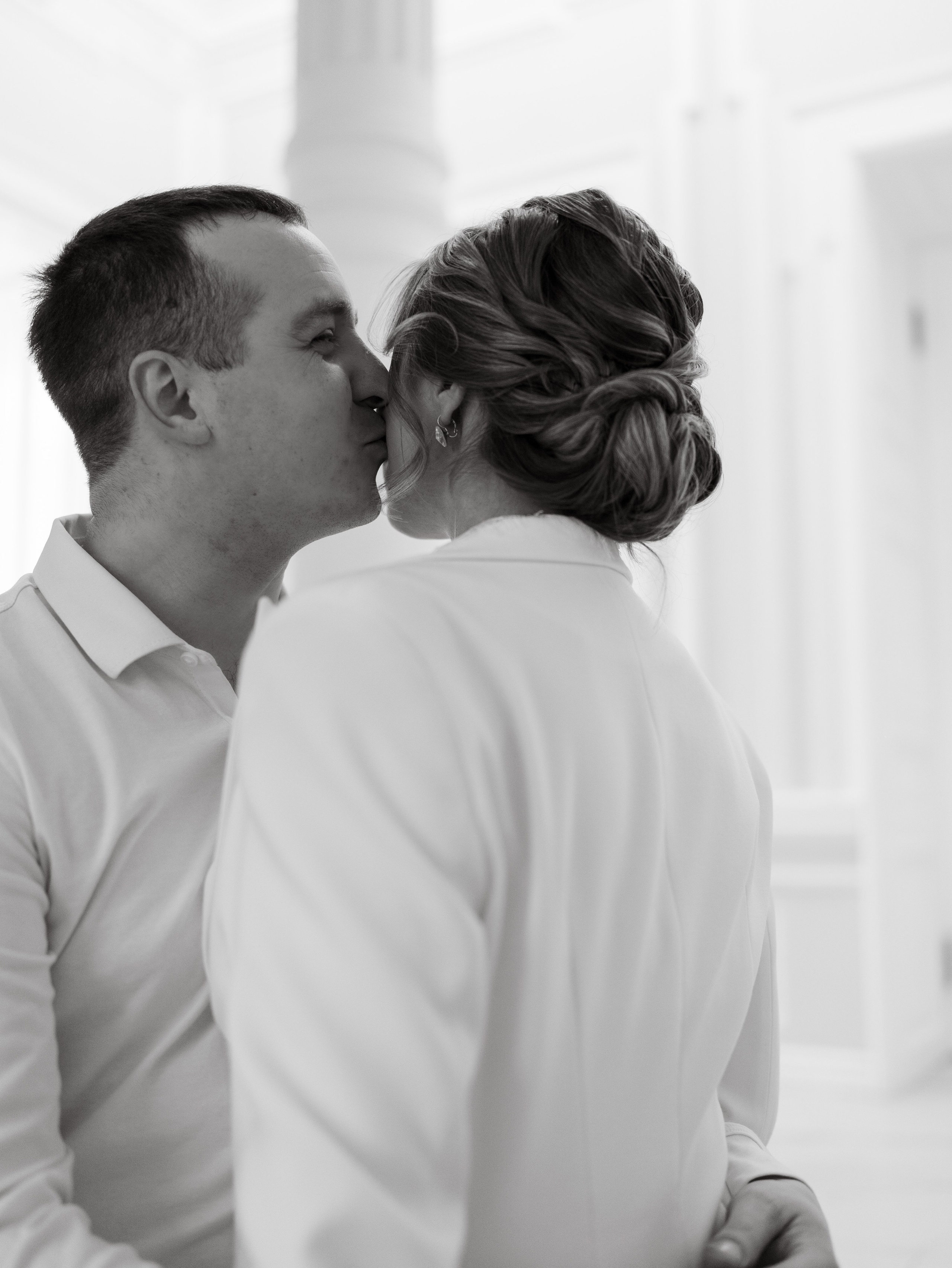 съемка жениха и невесты в загсе