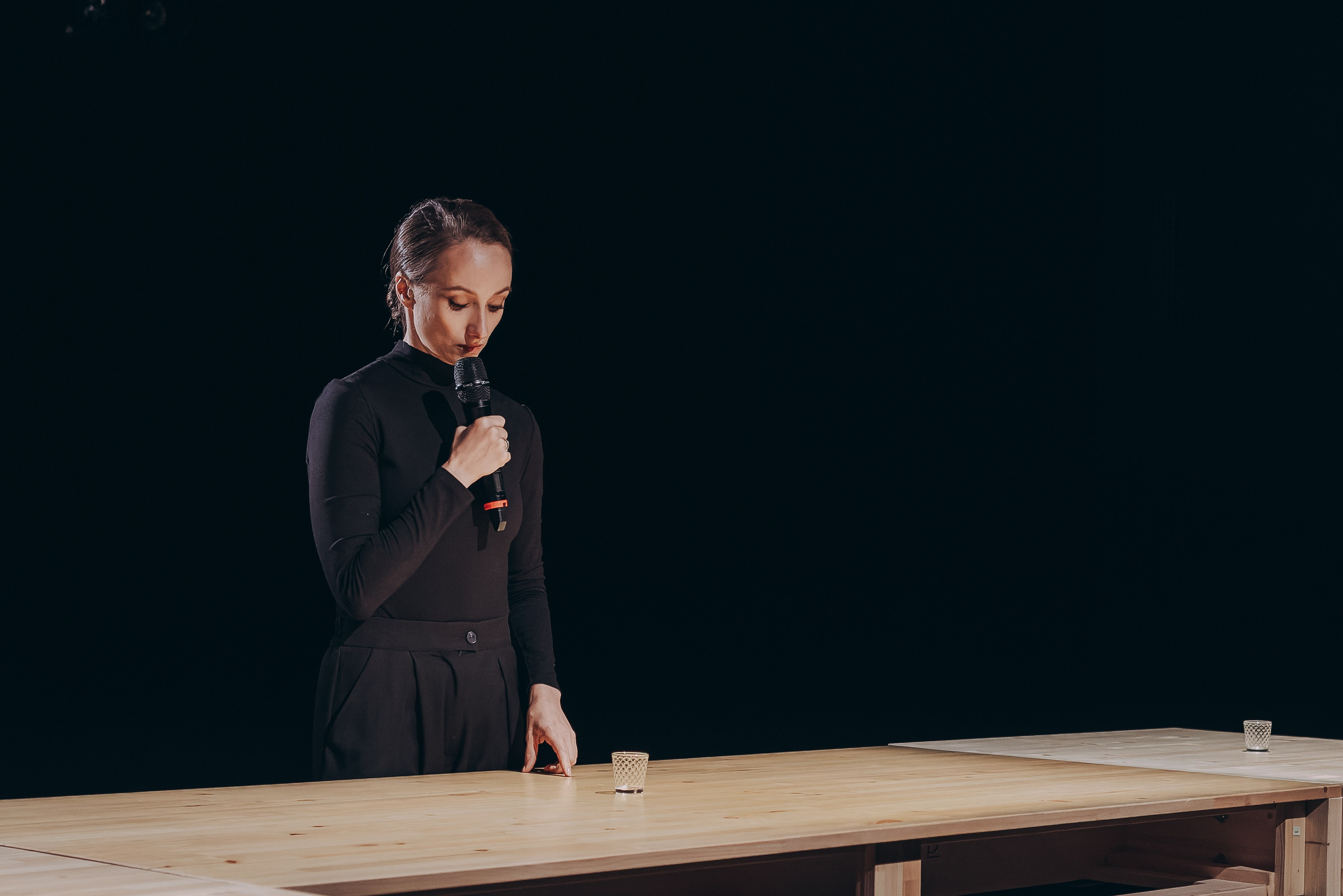 МХТ им. Чехова, «Флешбэк 2002». Фотограф и режиссер Московко Екатерина