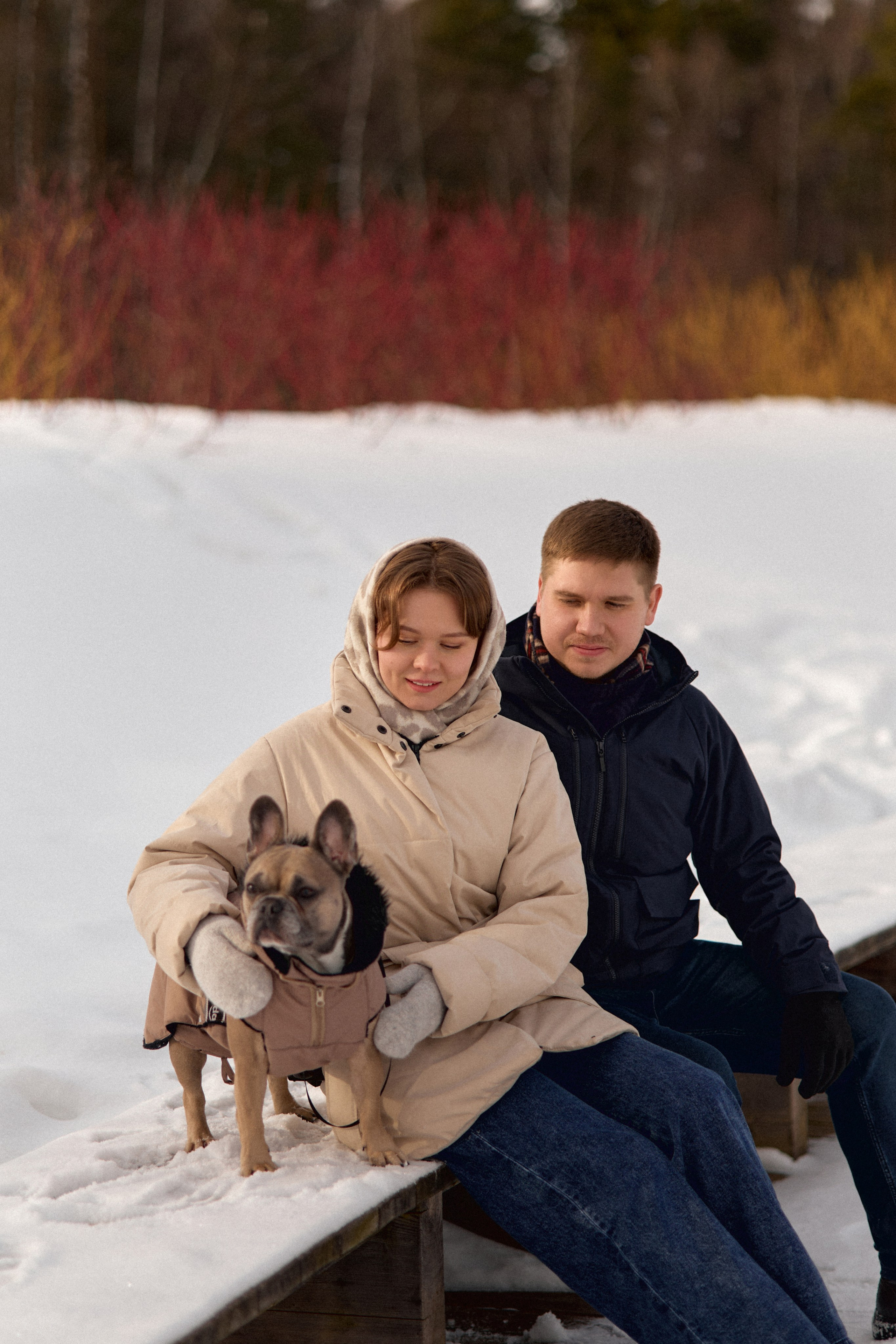 Лавстори в зимнем лесу. Сестры Карабаза. Фотографы и ретушеры в Москве и Санкт-Петербурге