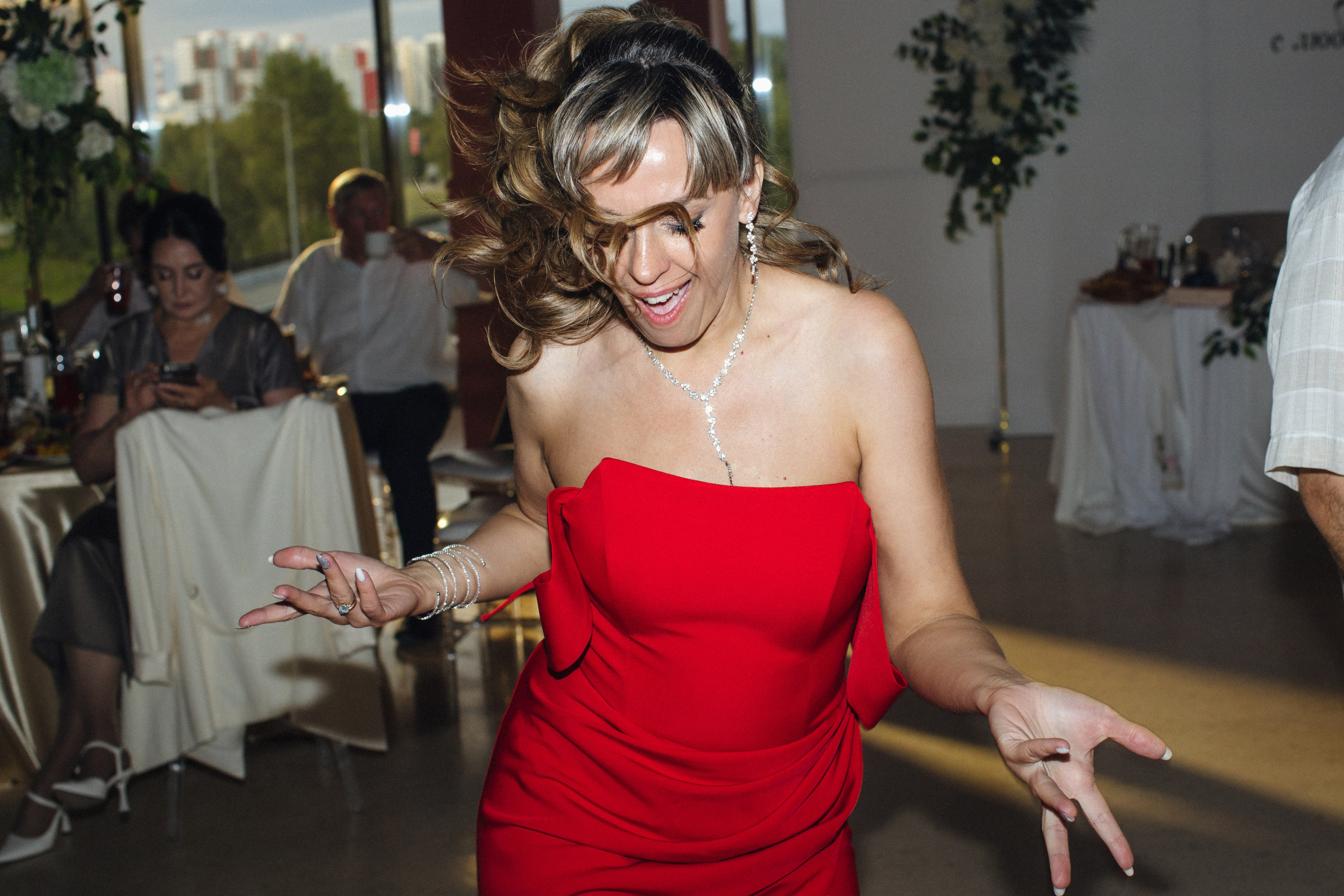 Банкет (Ксения & Никита). Свадебные фотографы в г. Сургут Маркова Наталья и Замахина Елена