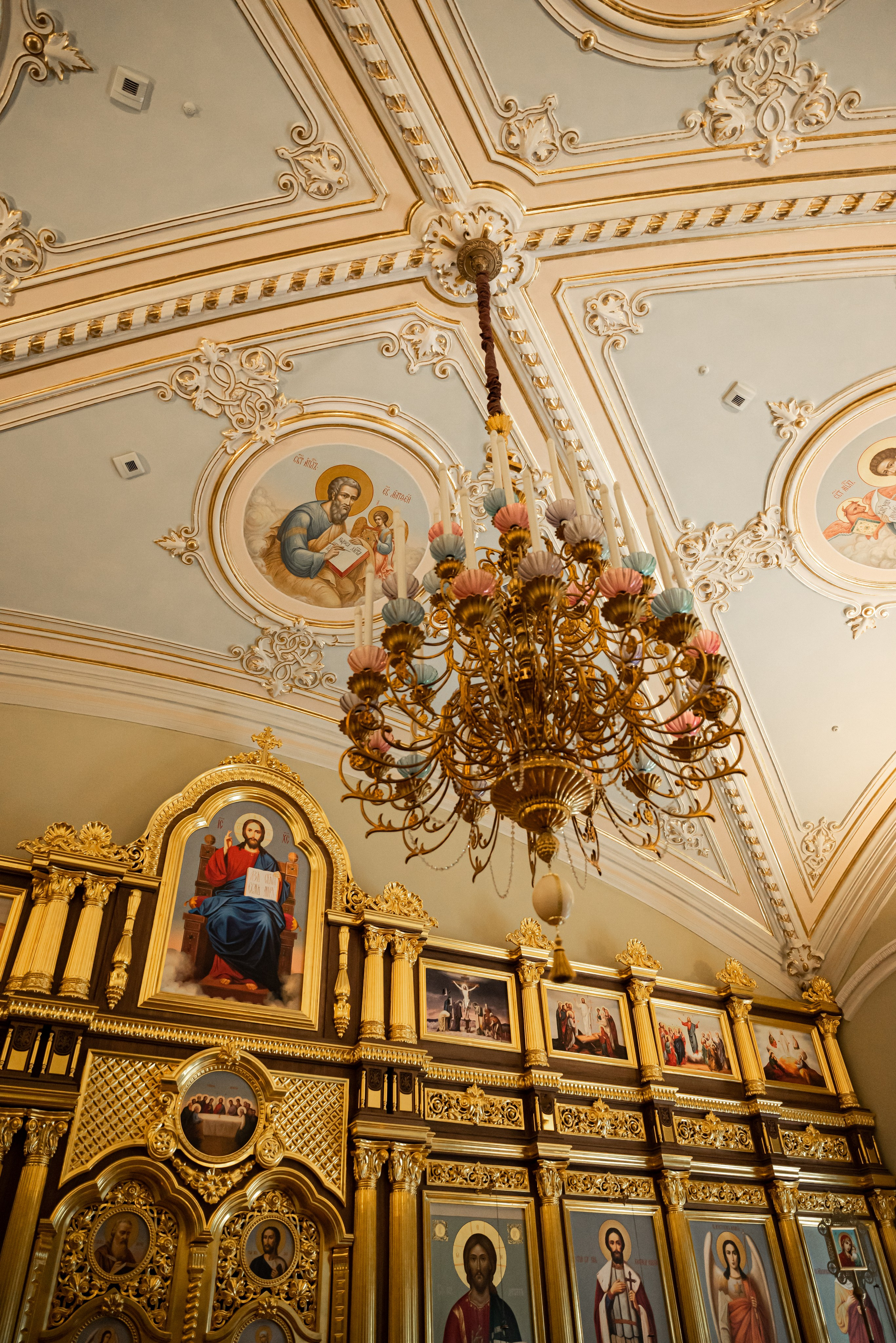 Крещение в Храме Александра Невского. Фотограф Ксения Огородова портфолио