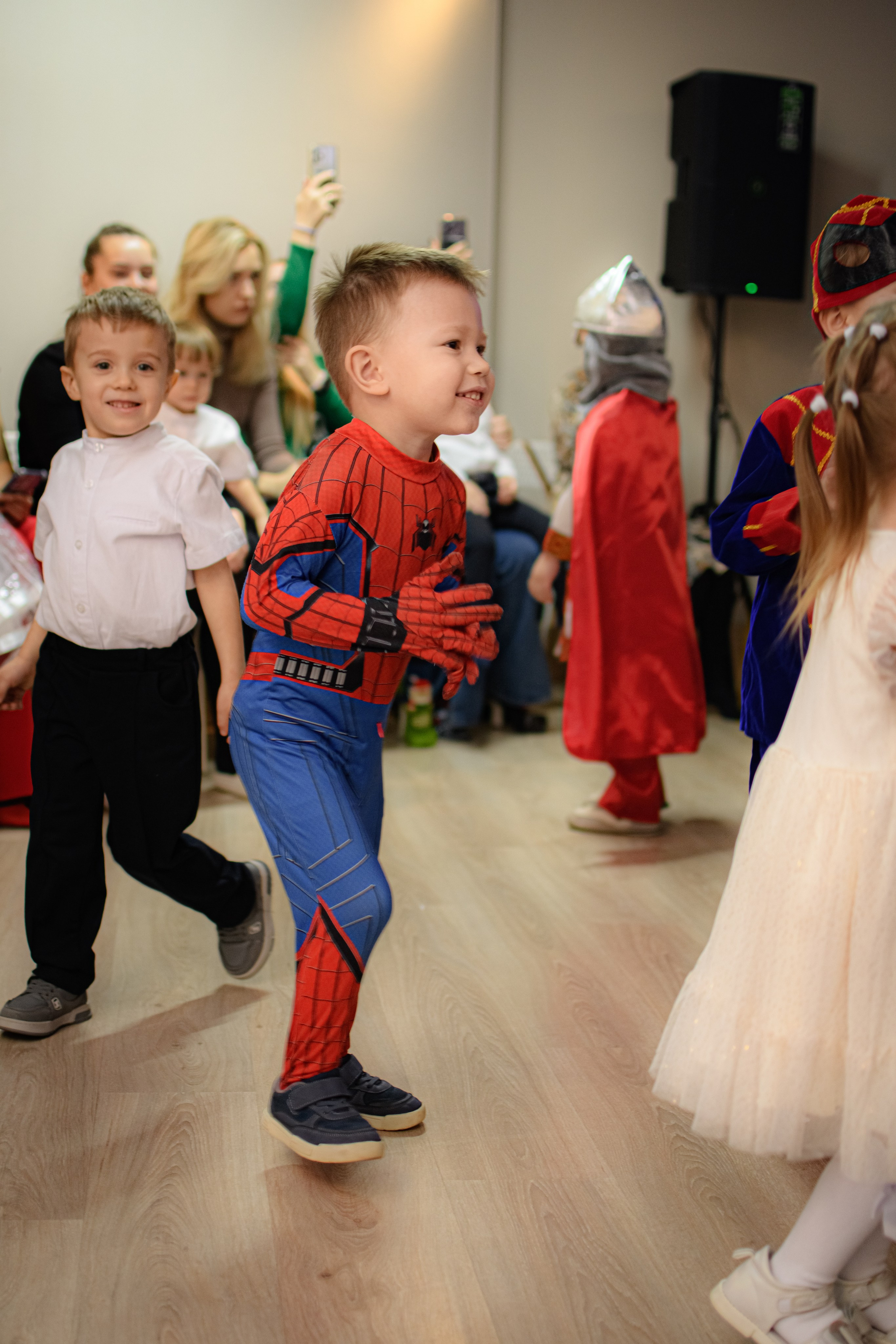 HAPPY NEW YEAR. Photokarish