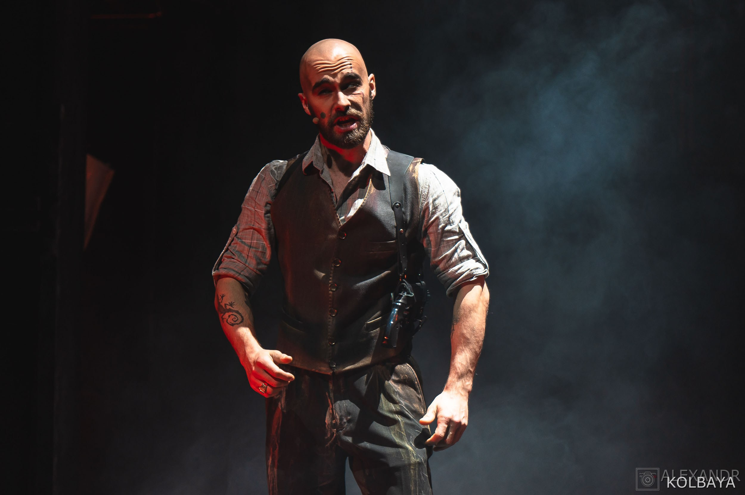 Фотографии со спектакля «Однажды в городе N». Концертный и театральный репортажный фотограф в Москве Александр Колбая