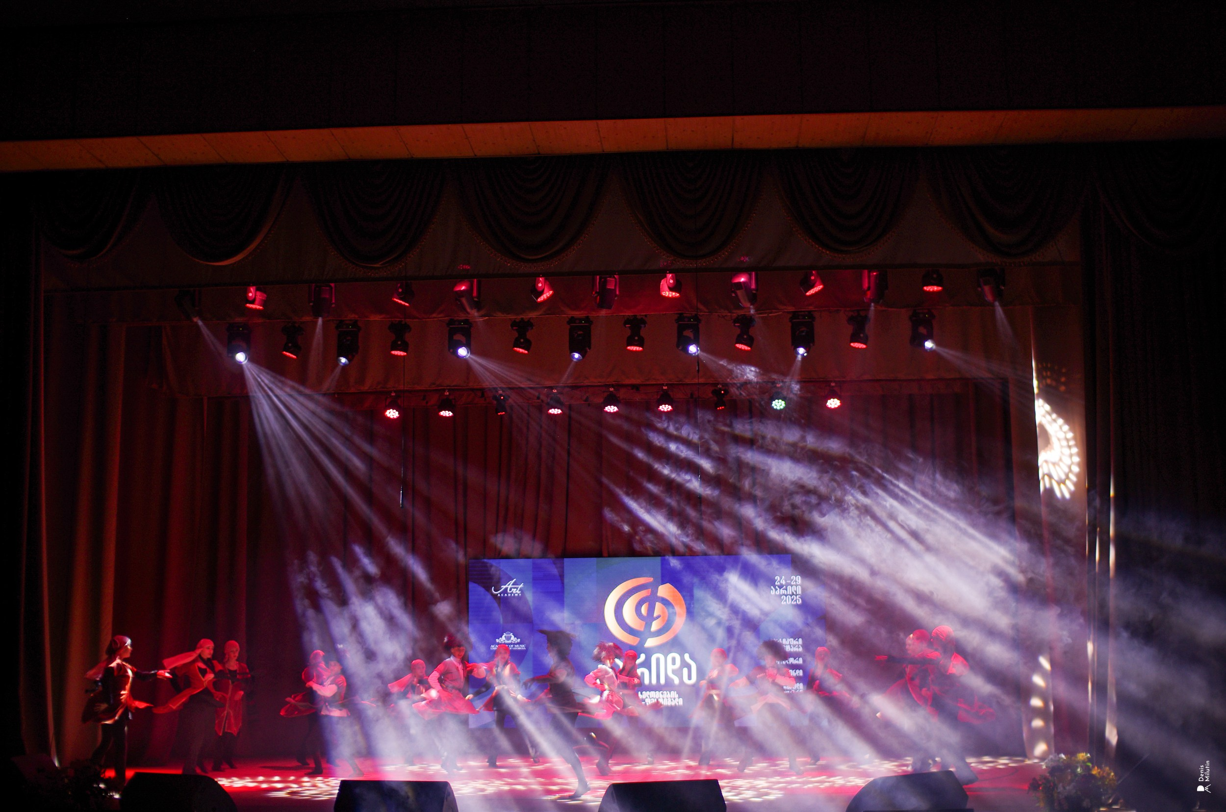 Танцы в Хоби. Портретный фотограф Денис Милютин