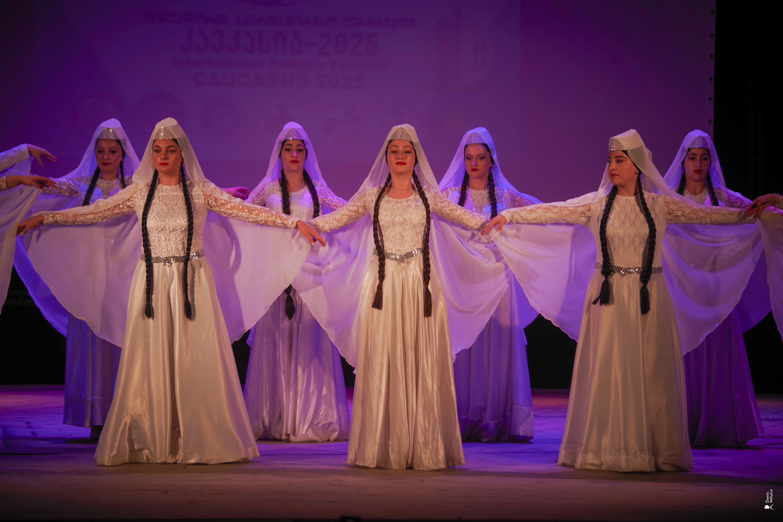 Танцы в прекрасном Они. Портретный фотограф Денис Милютин