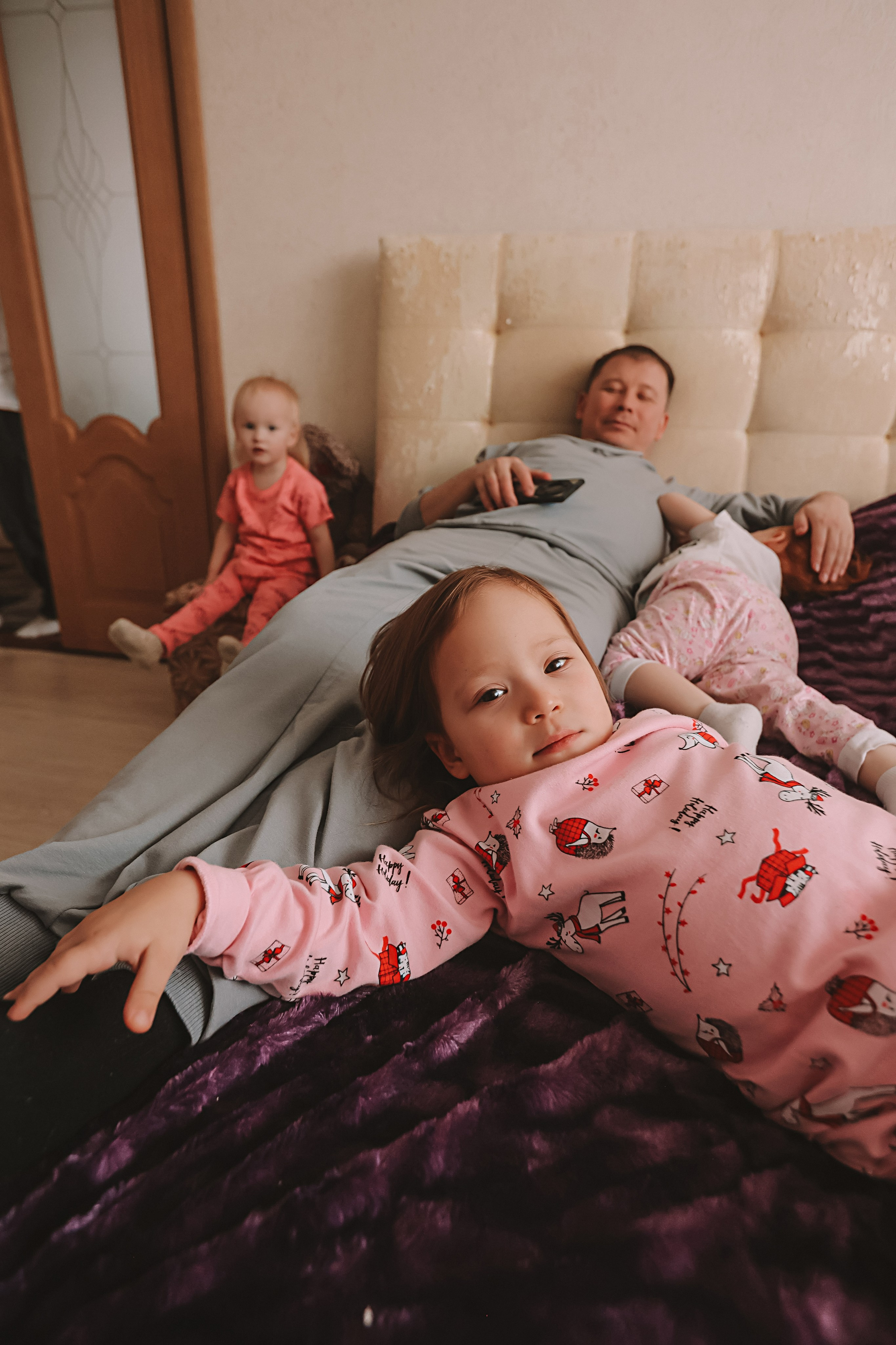 Большая семья репортаж. Семейный фотограф Тюмень, фотограф на роды Салмина Мария