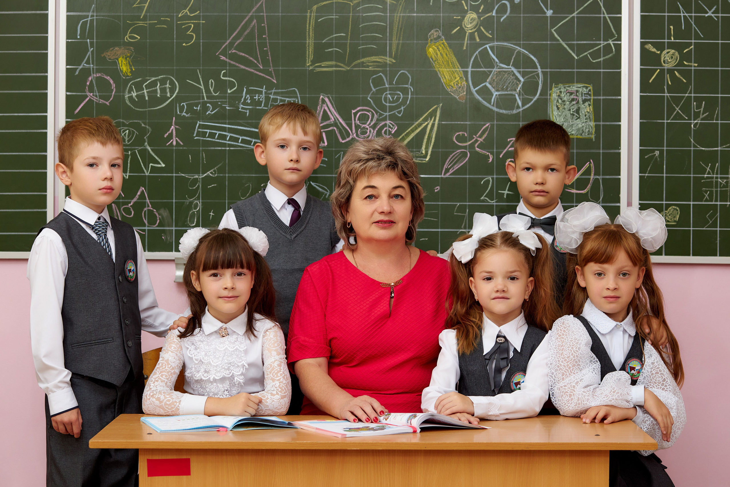 Для средней школы. Школьный фотограф Леонова Наталия